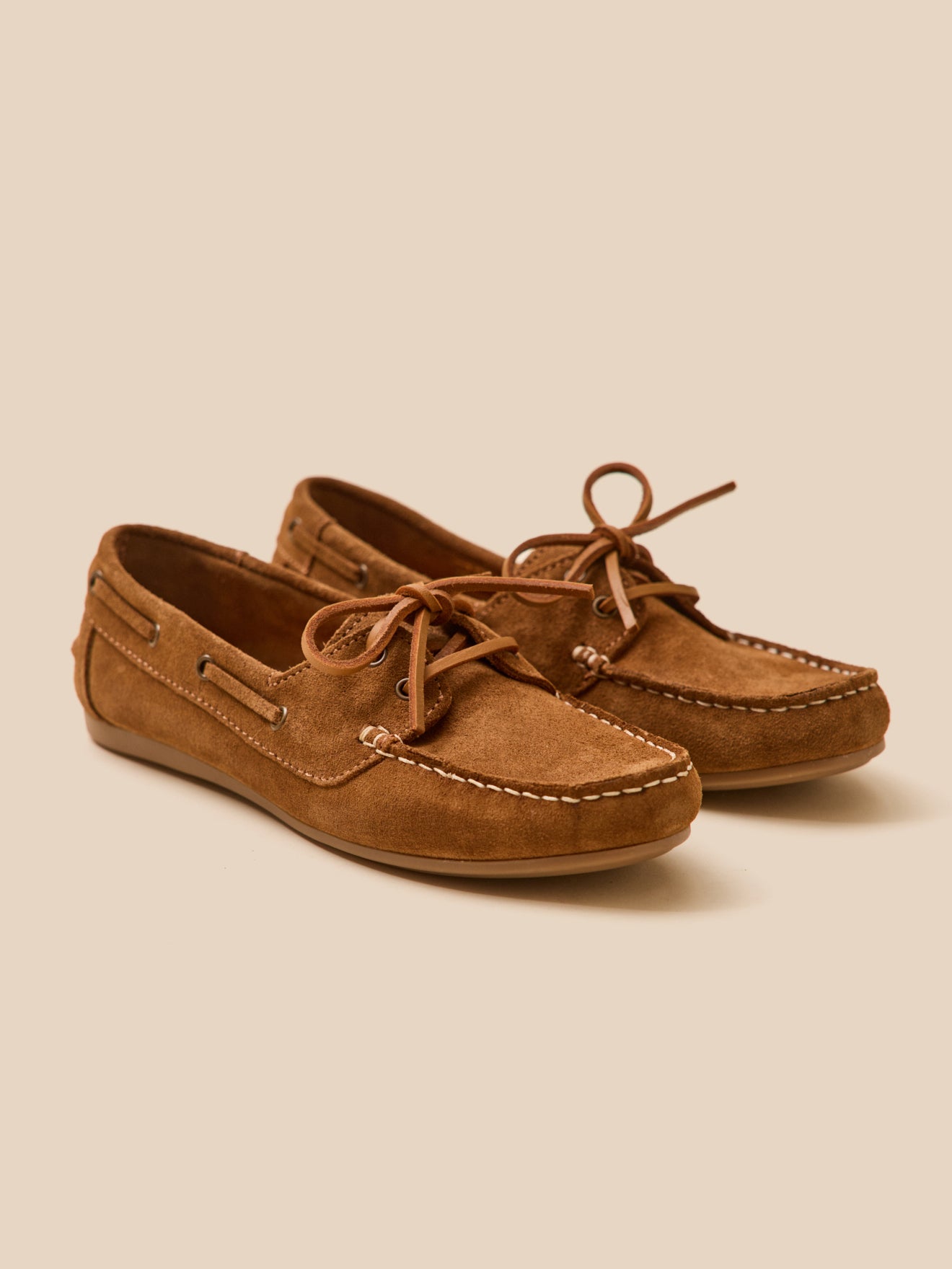 Damenschuhe aus Leder im Bootsschuh-Stil