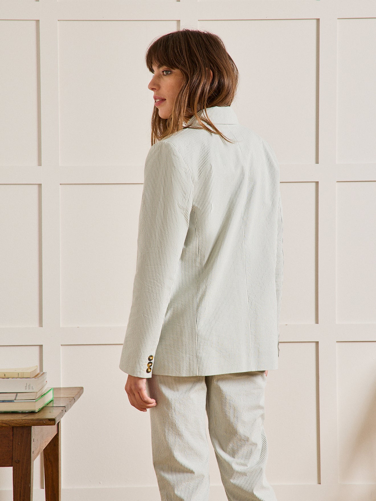 Damen-Blazer aus gestreiftem Seersucker