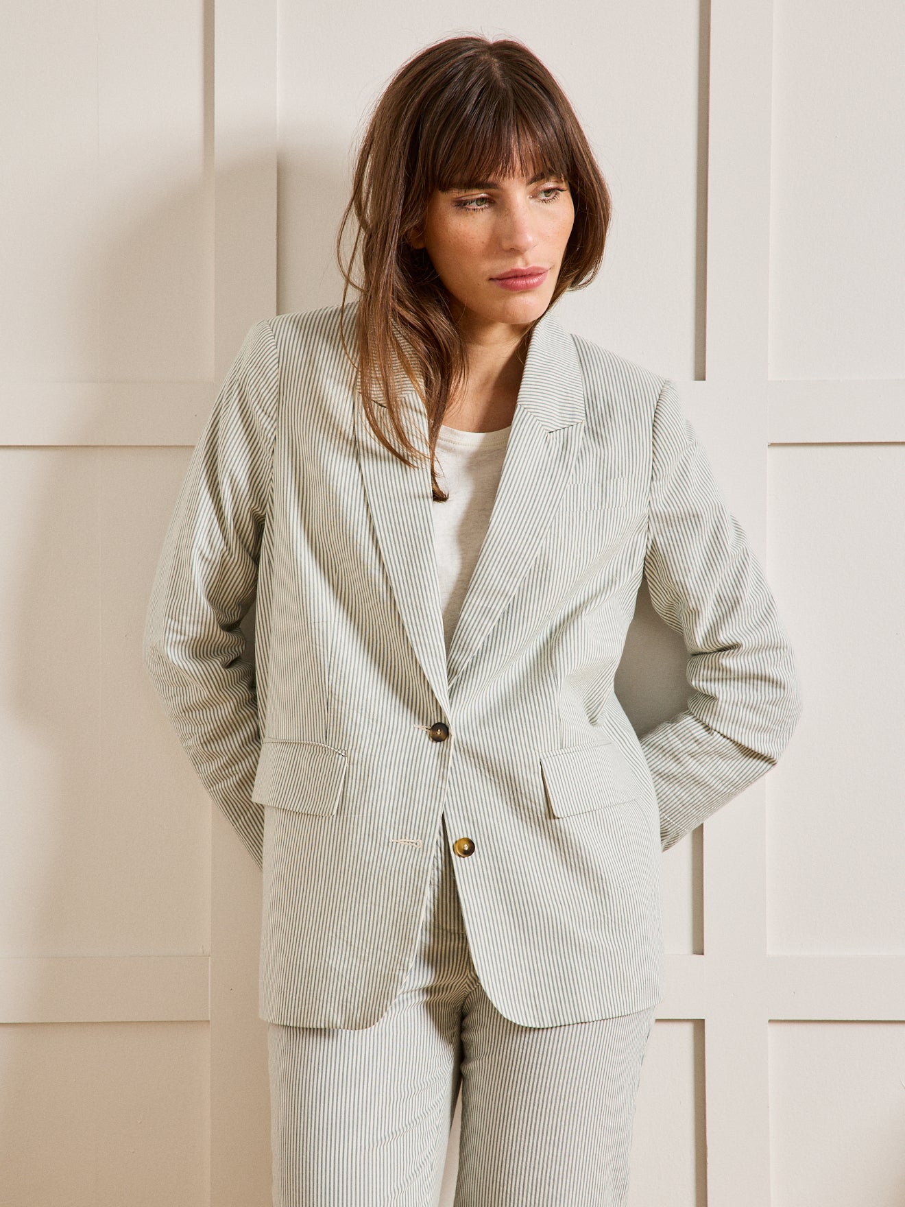 Damen-Blazer aus gestreiftem Seersucker