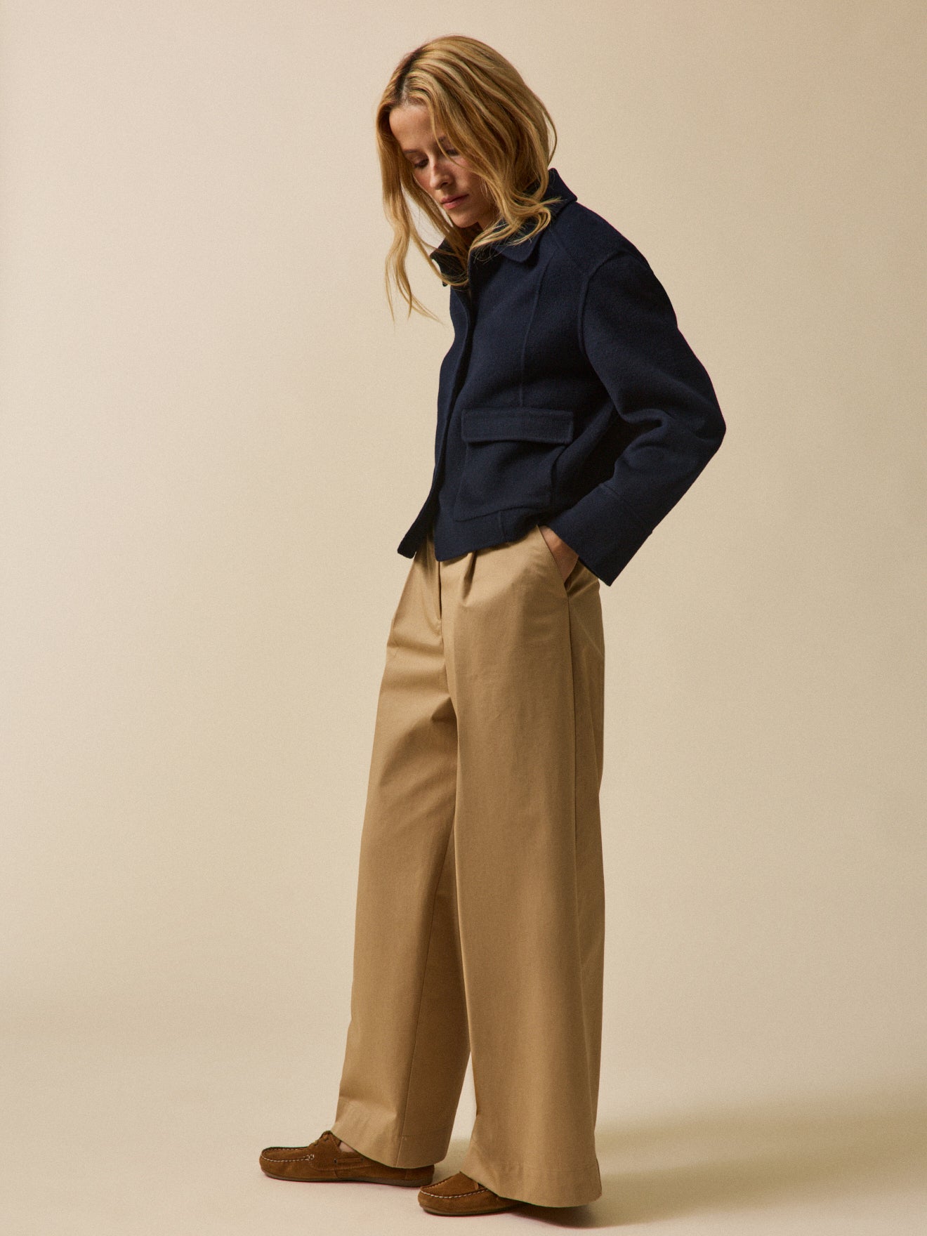 Geknöpfte Damenweste aus zweiseitigem Wolltuch