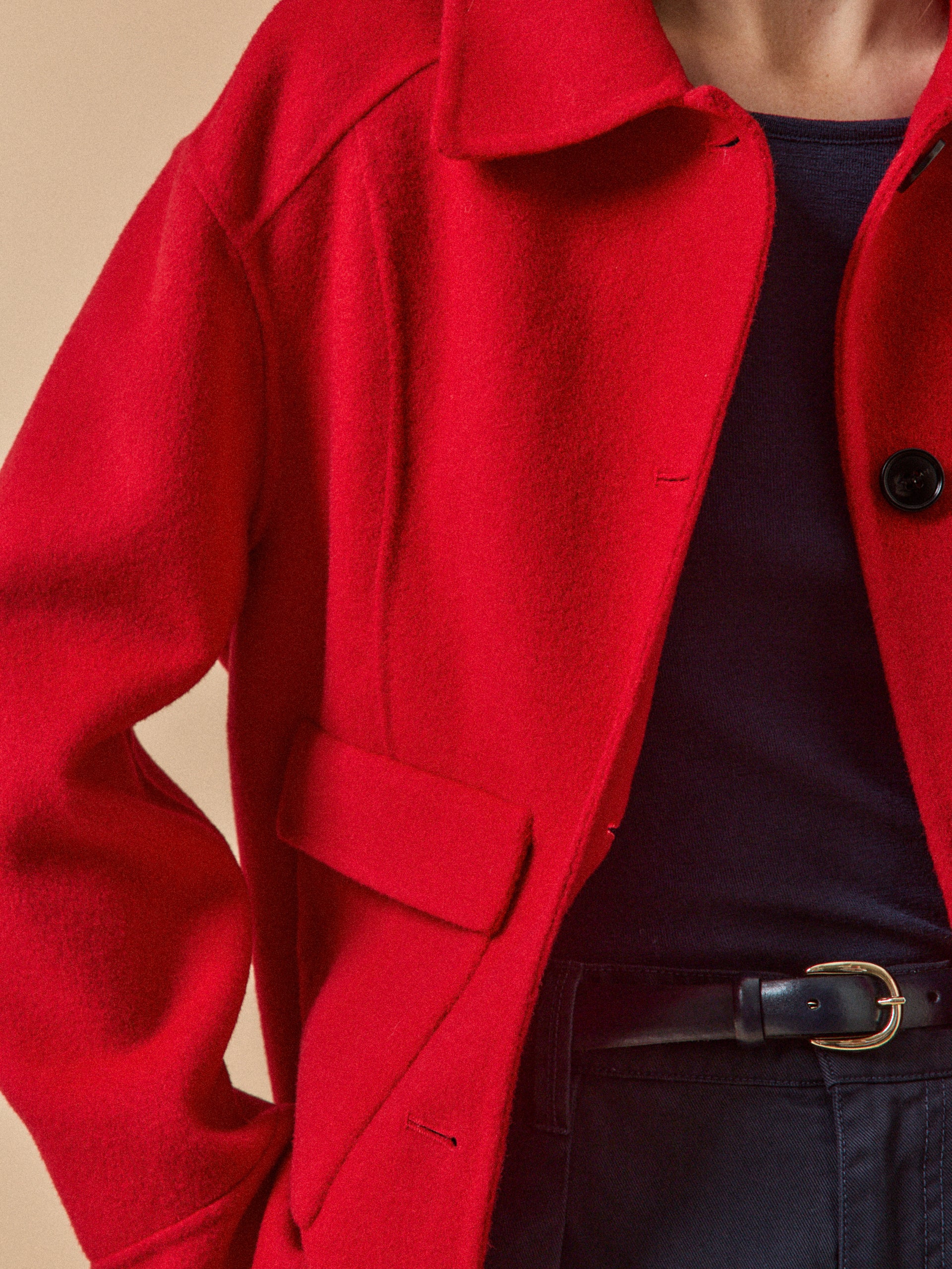 Geknöpfte Damenweste aus zweiseitigem Wolltuch