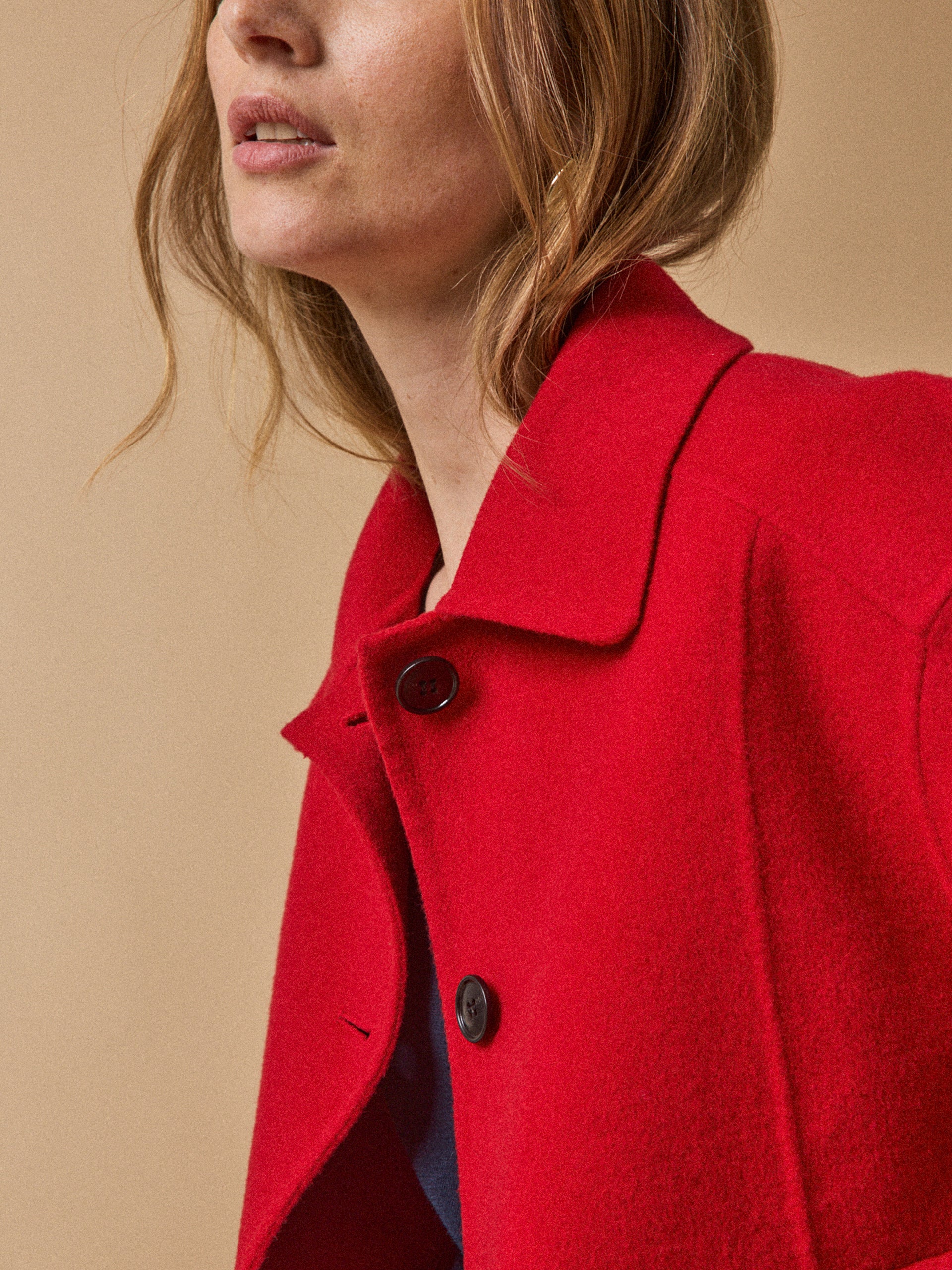 Geknöpfte Damenweste aus zweiseitigem Wolltuch