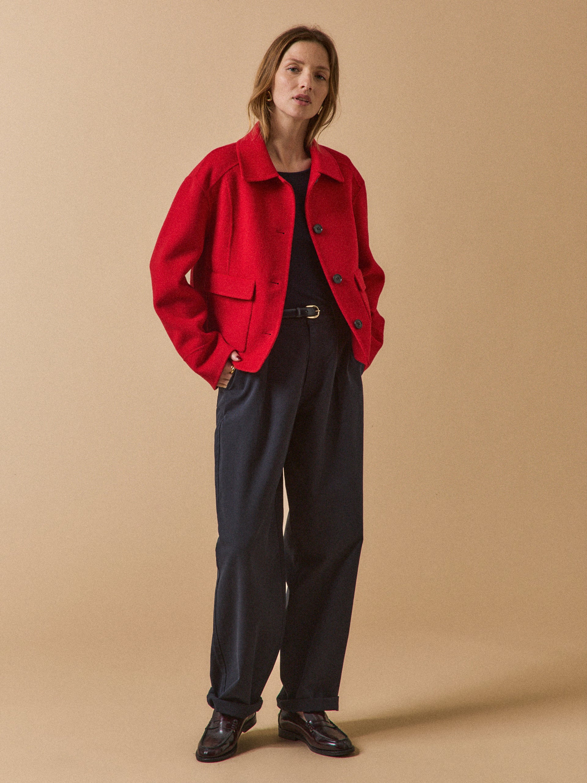 Geknöpfte Damenweste aus zweiseitigem Wolltuch