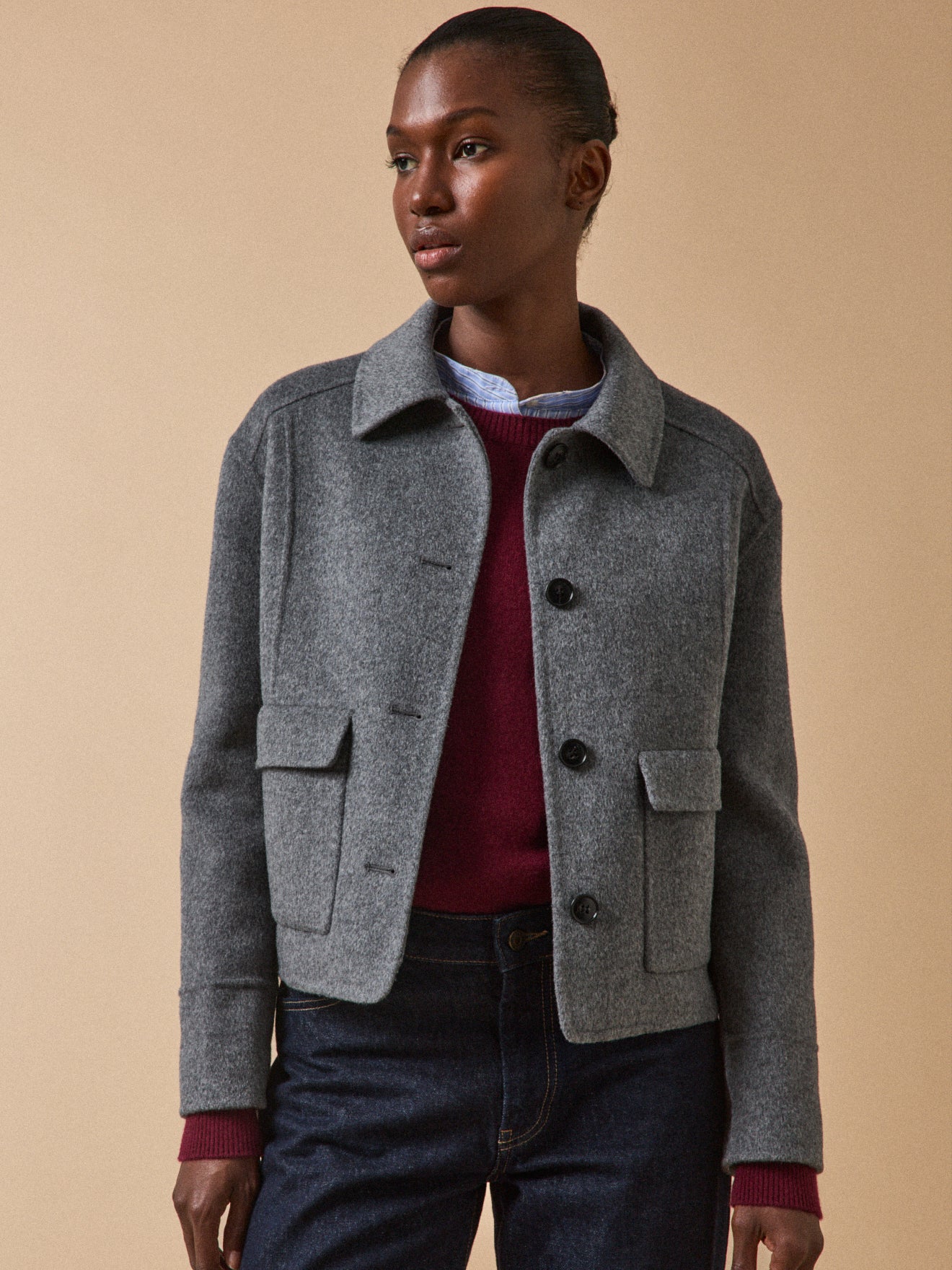 Geknöpfte Damenweste aus zweiseitigem Wolltuch