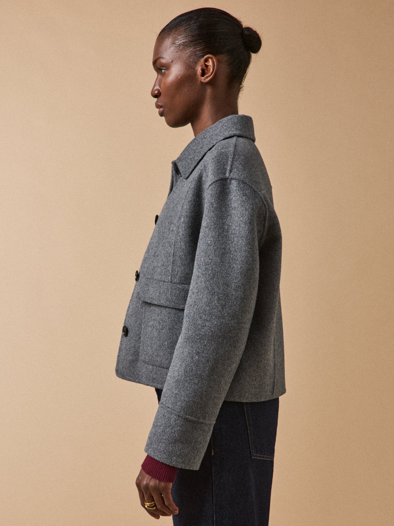 Geknöpfte Damenweste aus zweiseitigem Wolltuch