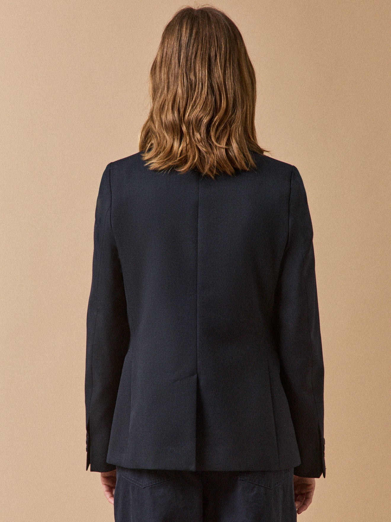 Einfarbiger Damen-Blazer aus Wolltuch