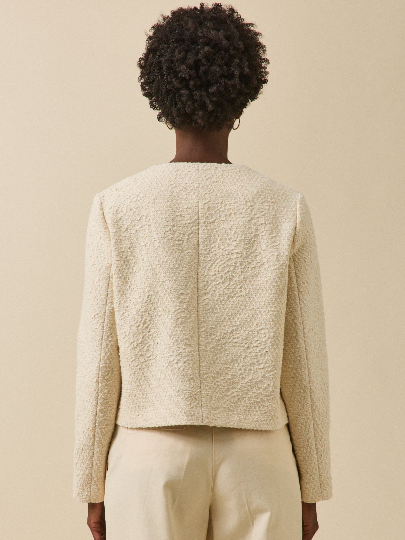 Einfarbige Damenjacke aus Twill ohne Kragen