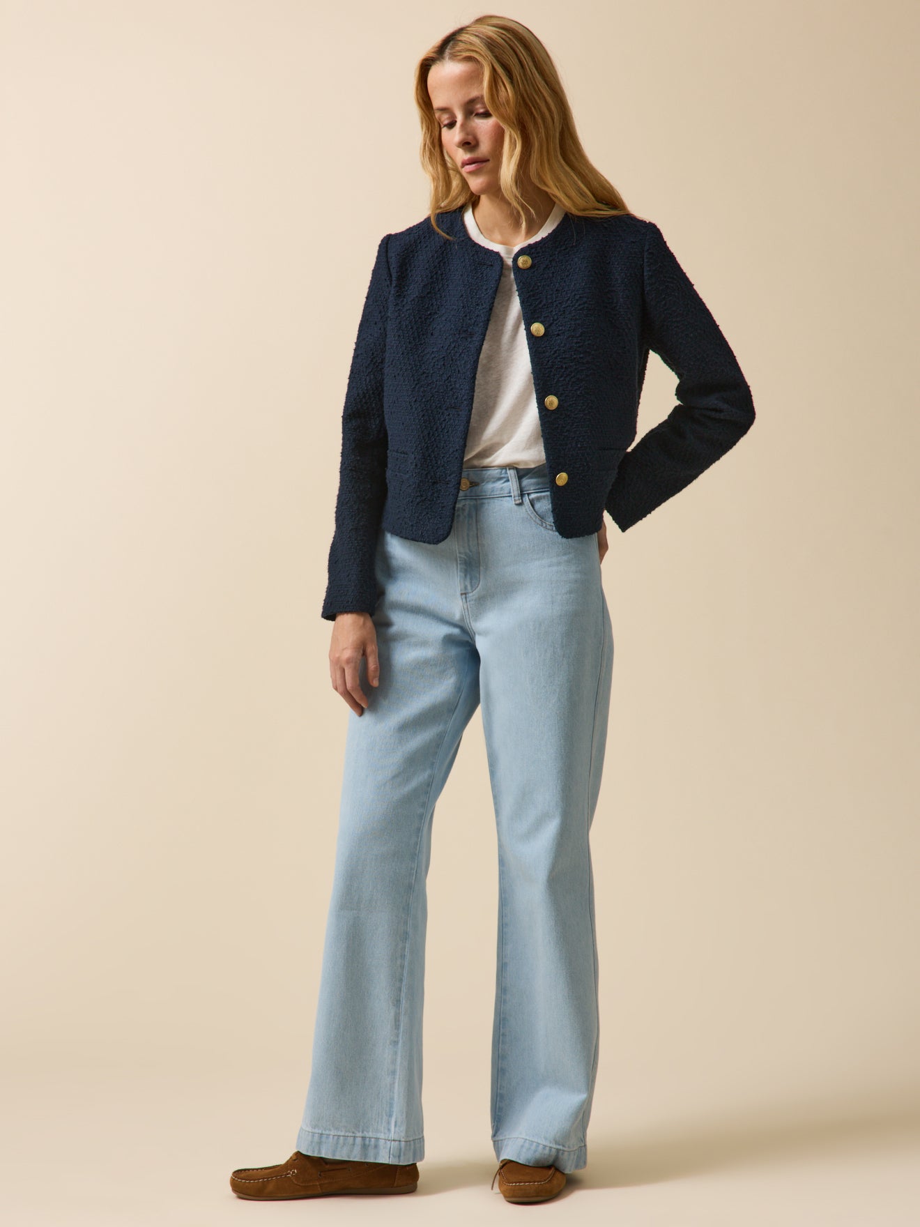 Einfarbige Damenjacke aus Twill ohne Kragen