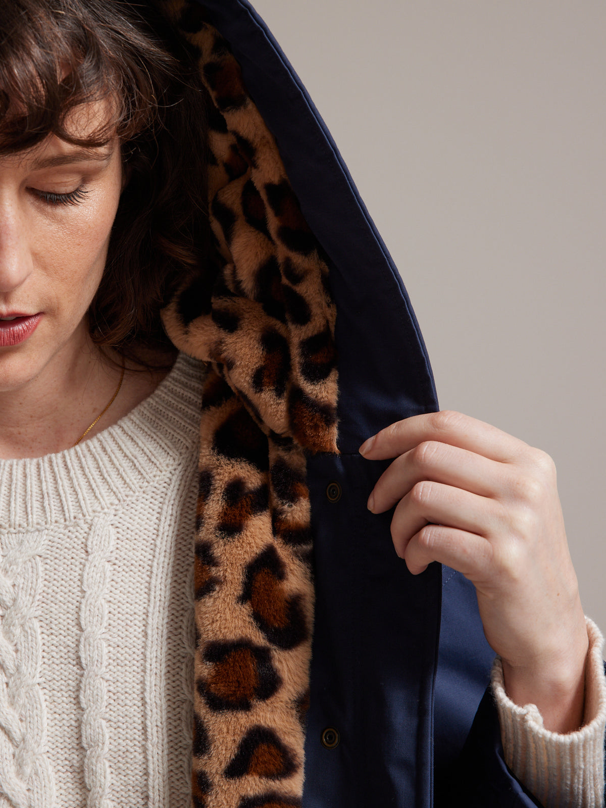 Parka courte fourrée imprimé léopard femme