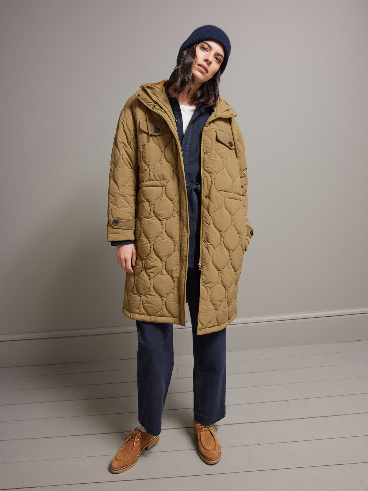 Langer Damen-Parka mit Wattierung und Velours-Details