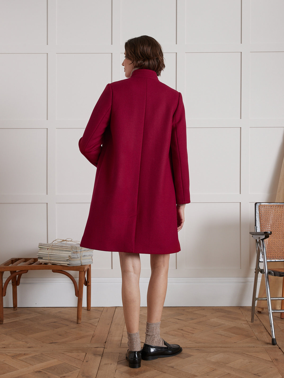 Einfarbiger Damenmantel aus Wolltuch im Retro-Stil