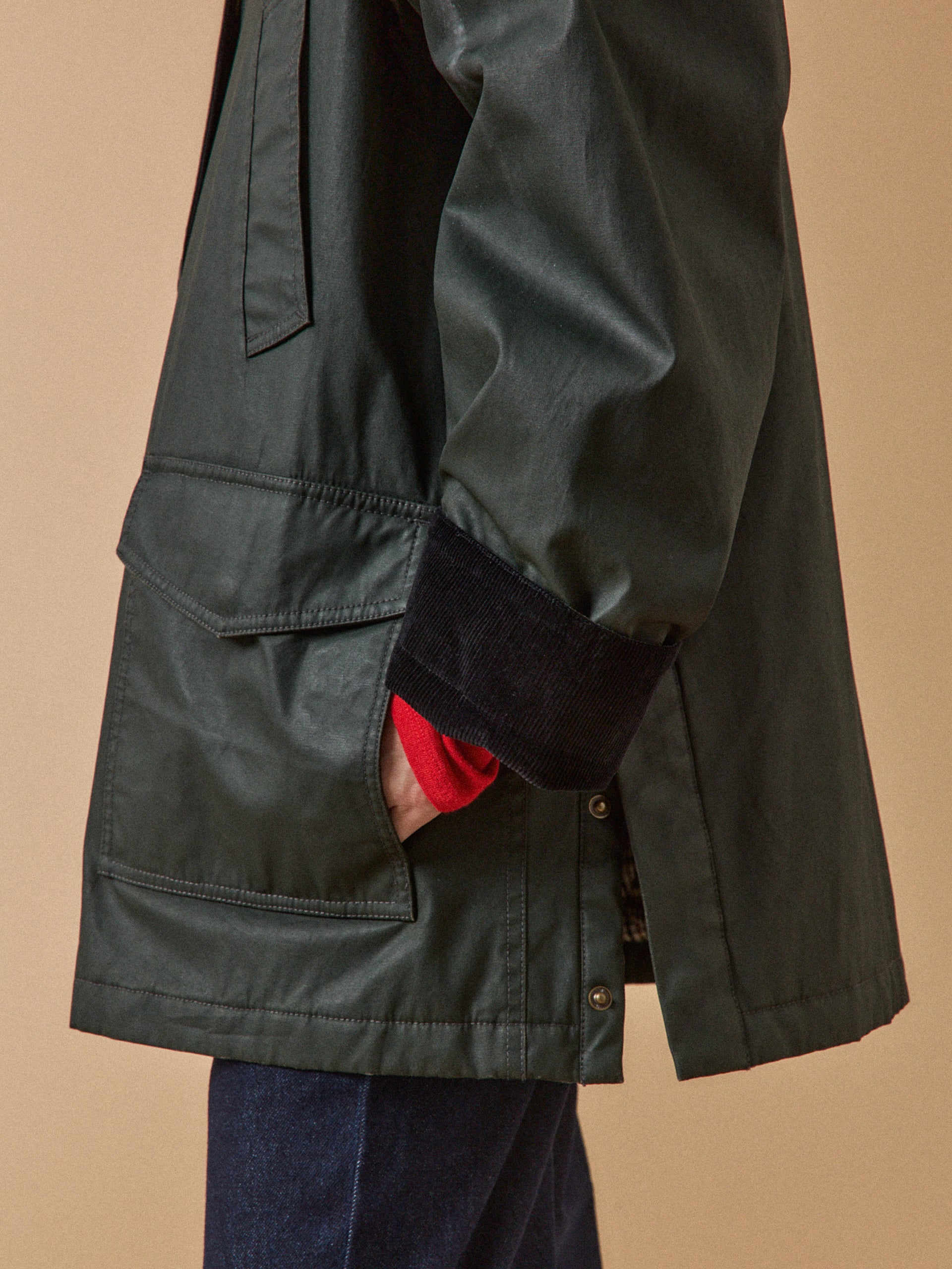 Damenjacke aus beschichteter Baumwolle