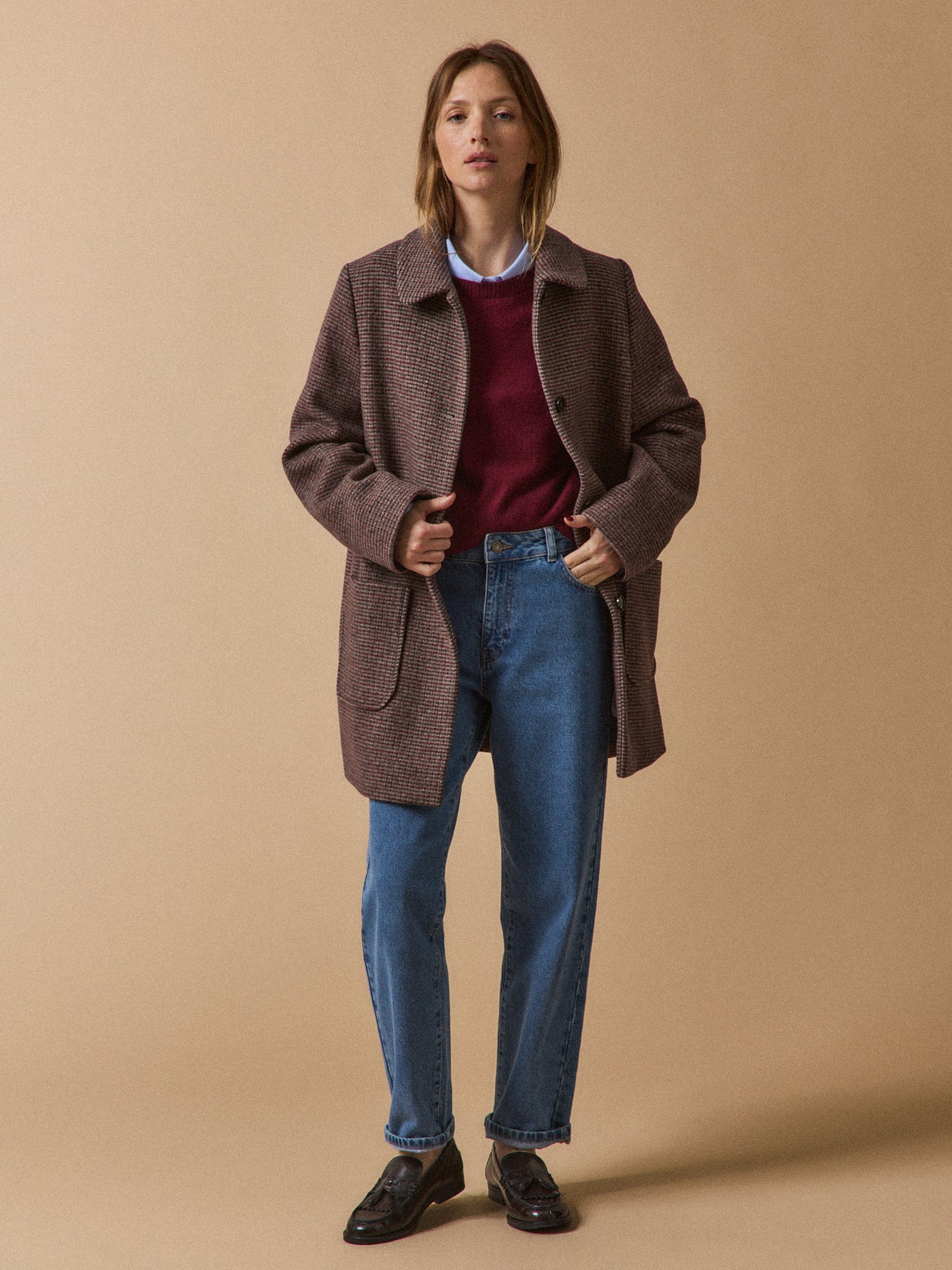 Kurzer Damenmantel aus Wolltuch mit Karos