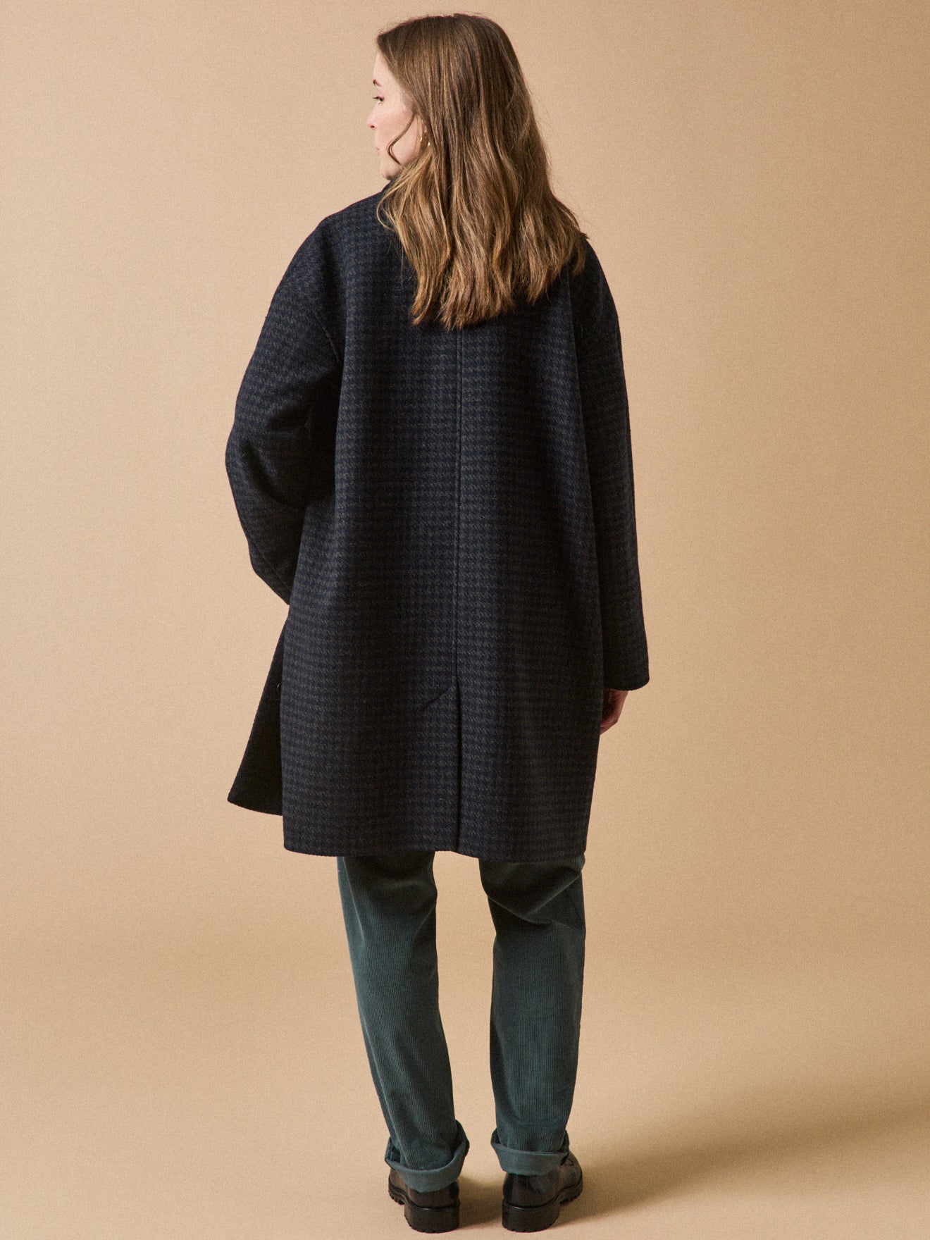 Damenmantel mit Hahnentrittmuster