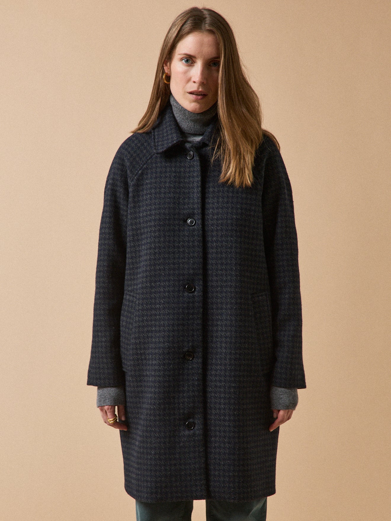 Damenmantel mit Hahnentrittmuster