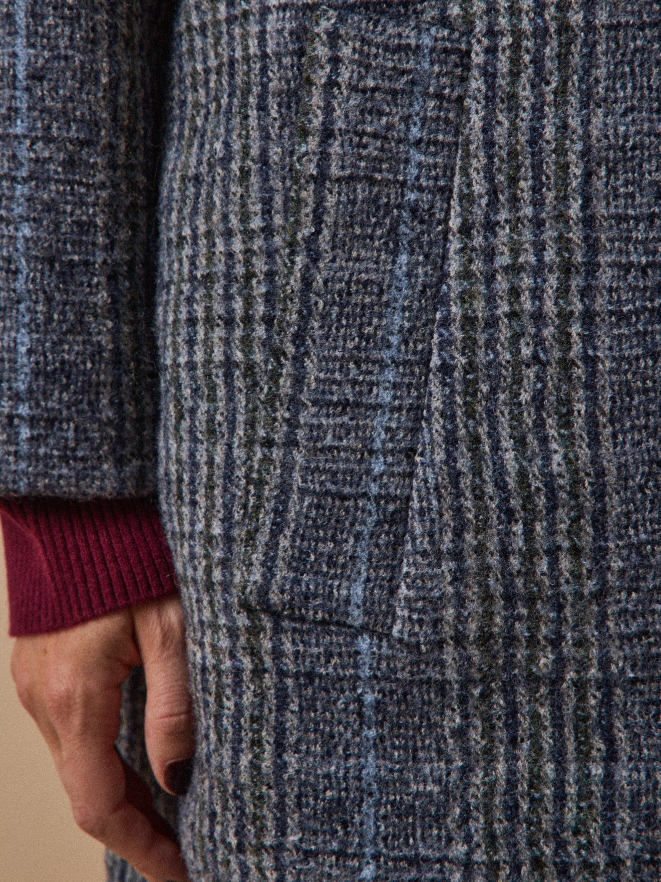 Damenmantel mit Stehkragen aus kariertem Wolltuch