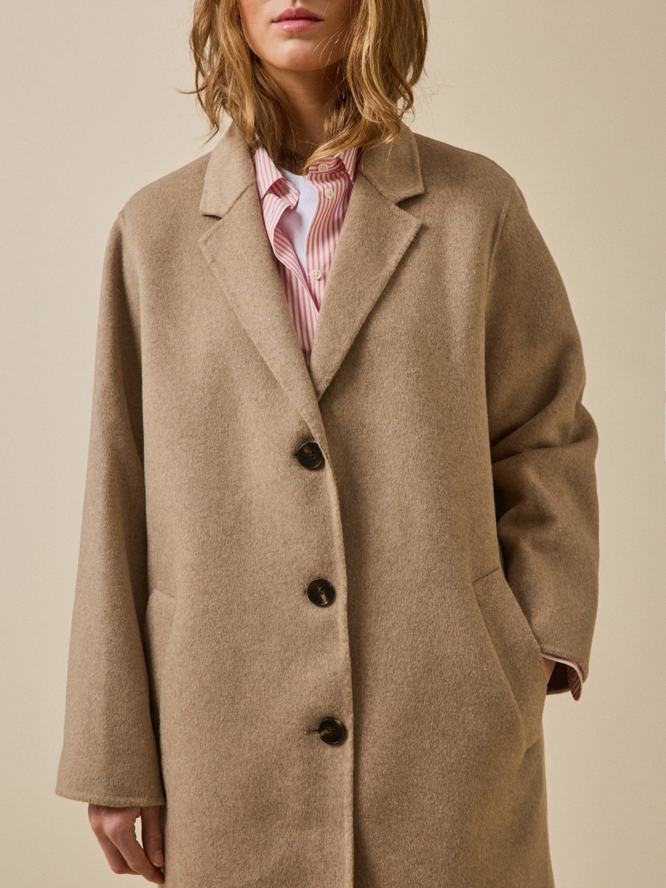 Zweiseitiger Damenmantel aus Wolltuch