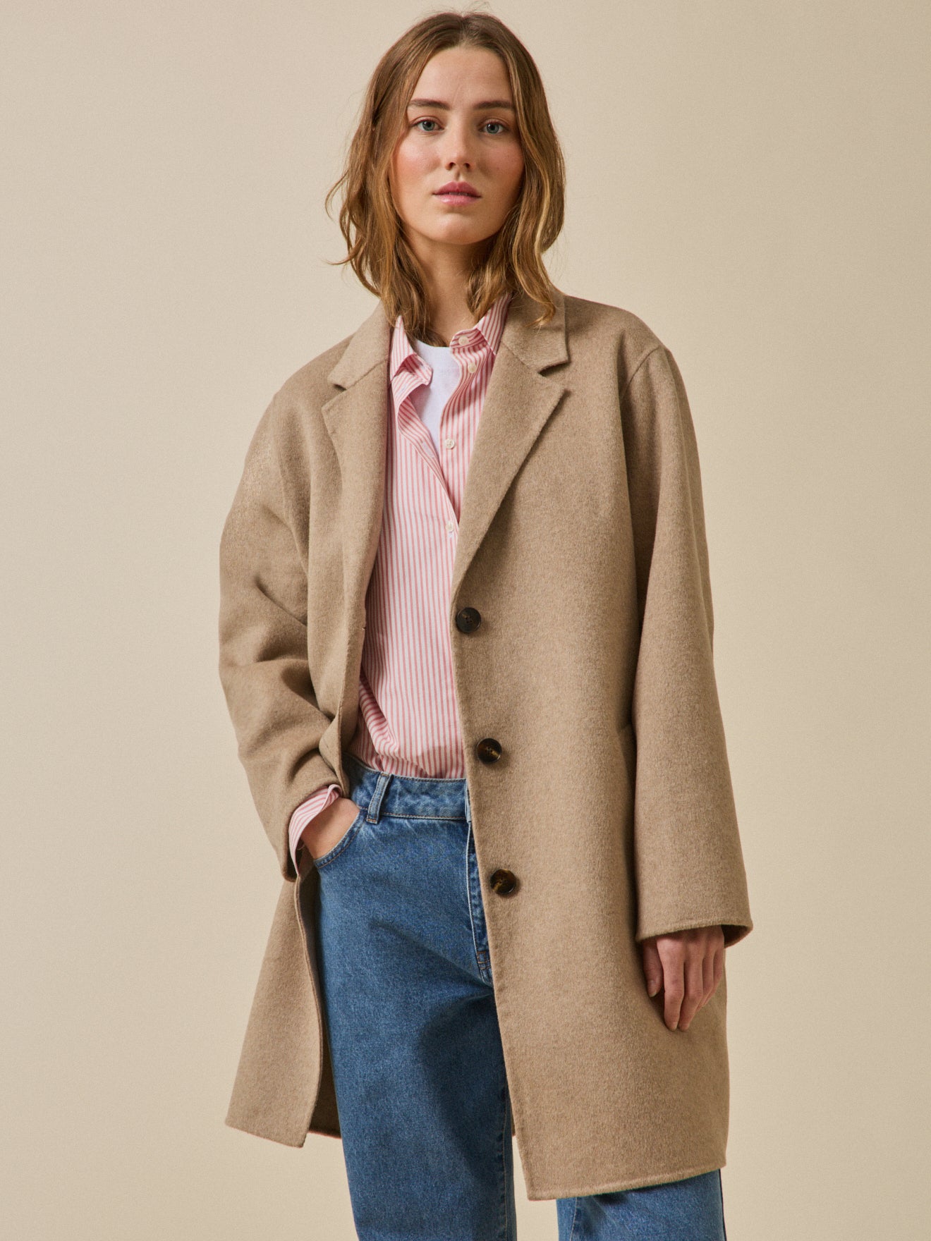 Zweiseitiger Damenmantel aus Wolltuch