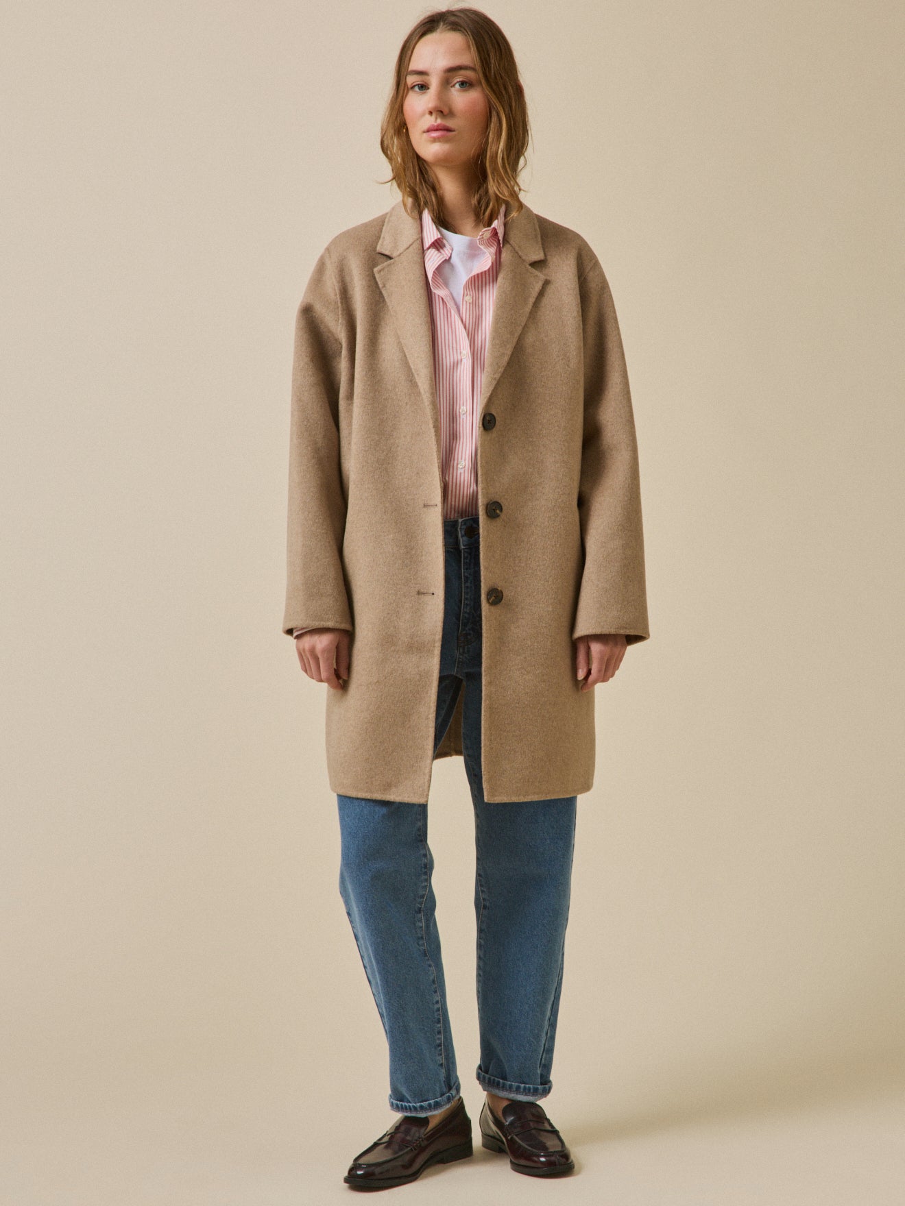 Zweiseitiger Damenmantel aus Wolltuch