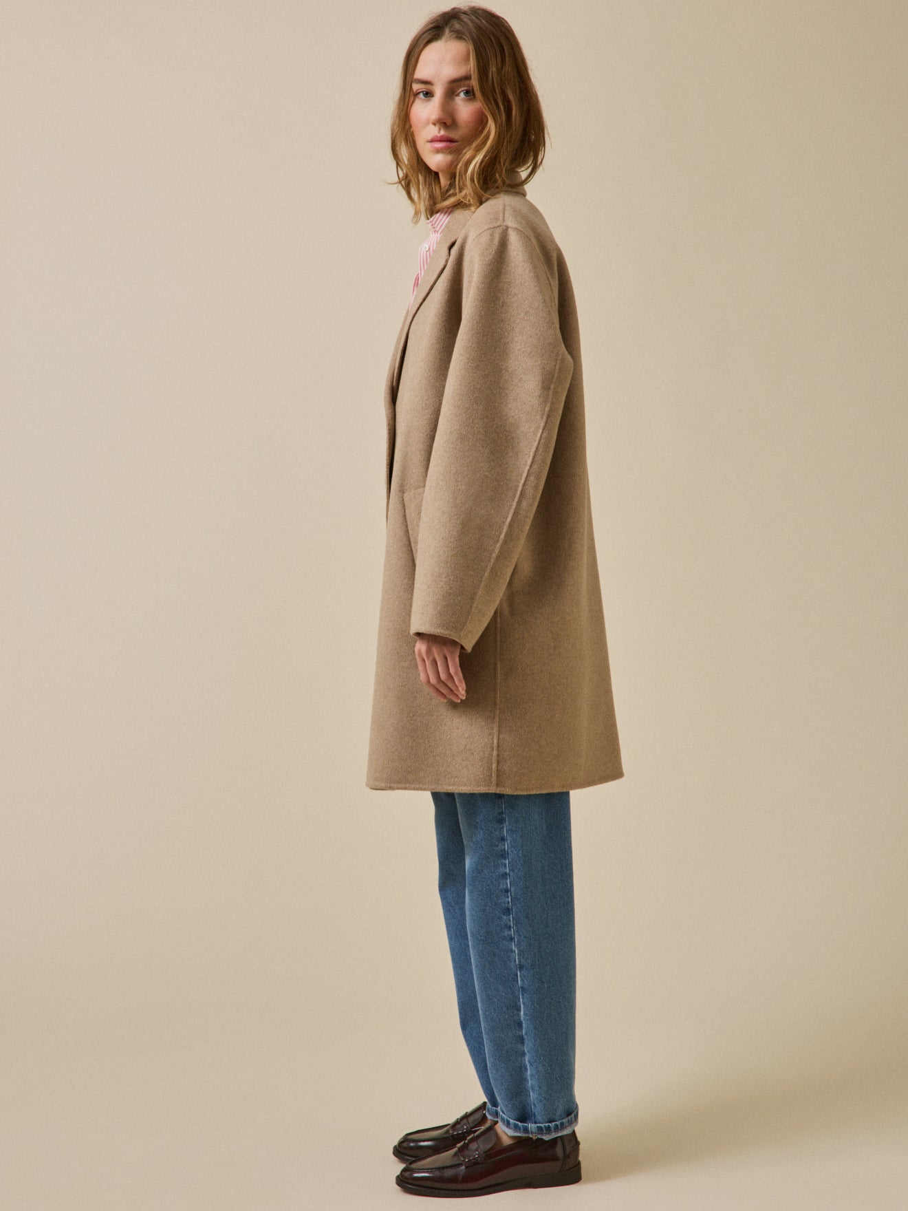 Zweiseitiger Damenmantel aus Wolltuch