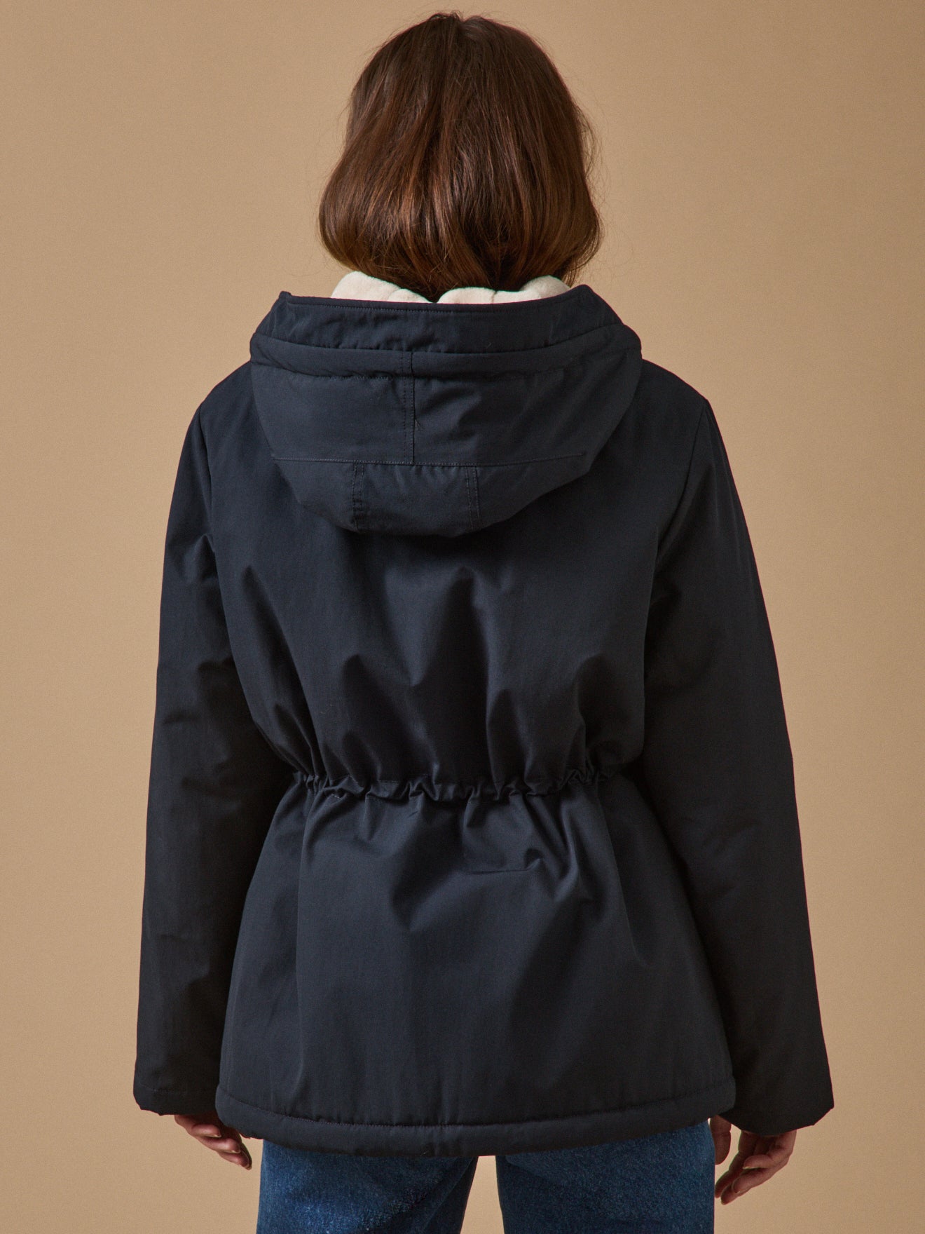 Kurzer Damen-Parka mit Futter aus Webpelz