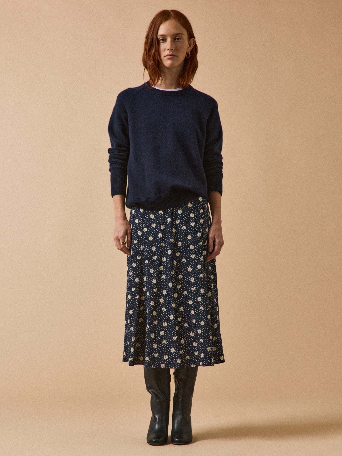 Halblanger Damenrock aus Dobby-Viskose mit Kleeblatt-Print