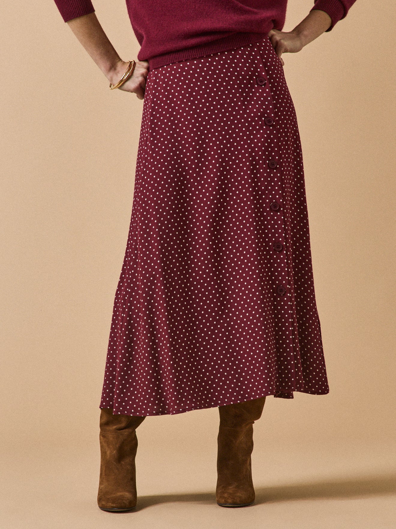 Halblanger Damenrock aus Viskose mit Tupfen