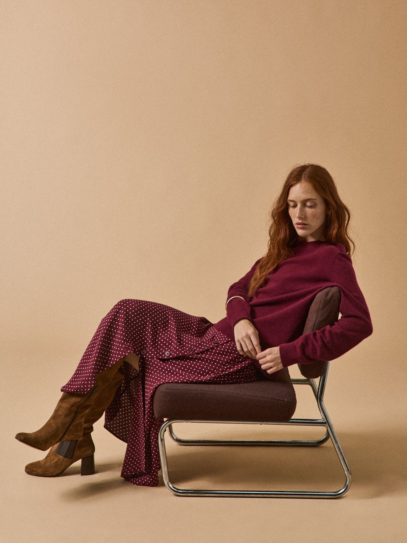 Halblanger Damenrock aus Viskose mit Tupfen