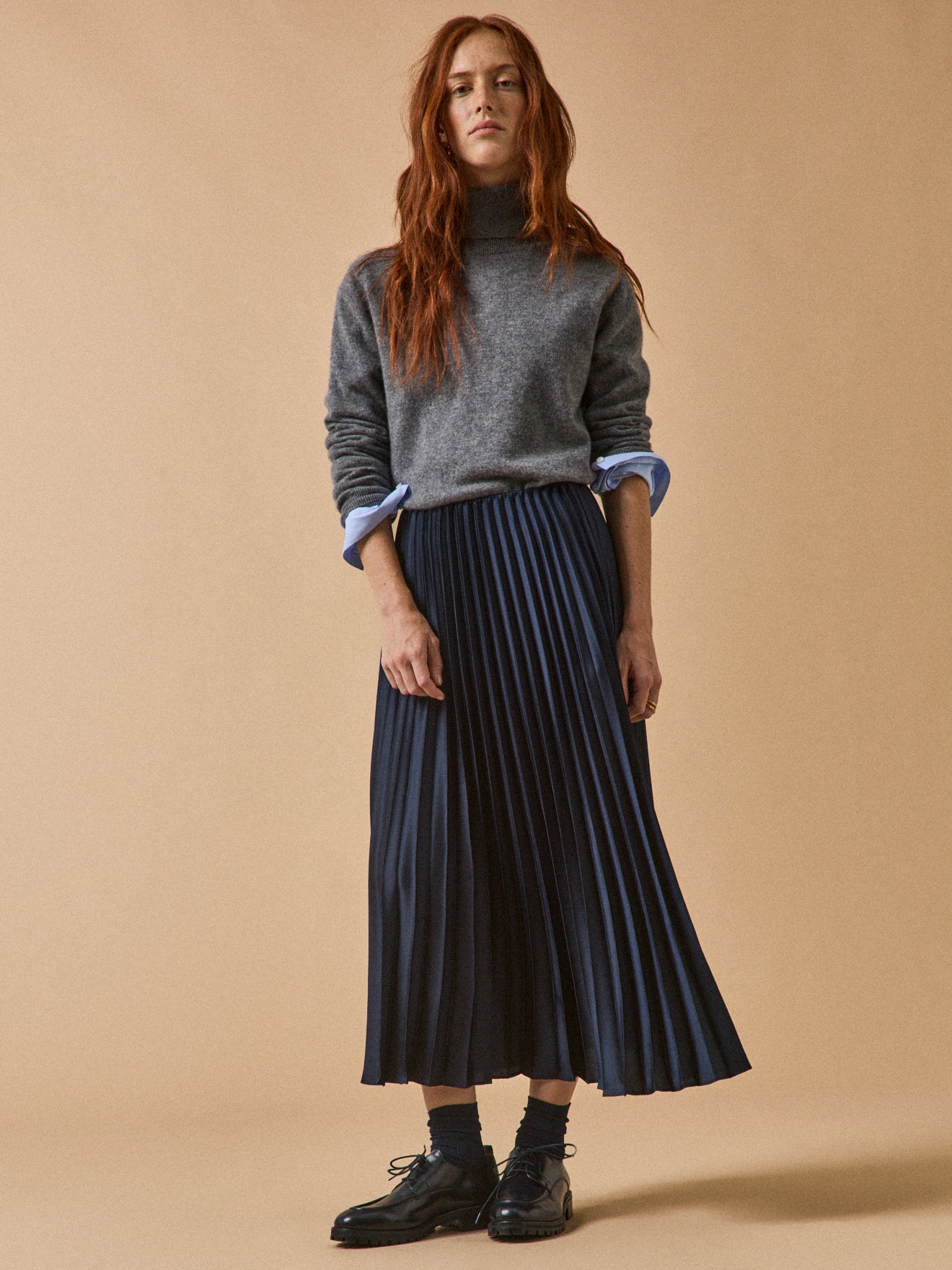 Langer Damenrock mit Plissees