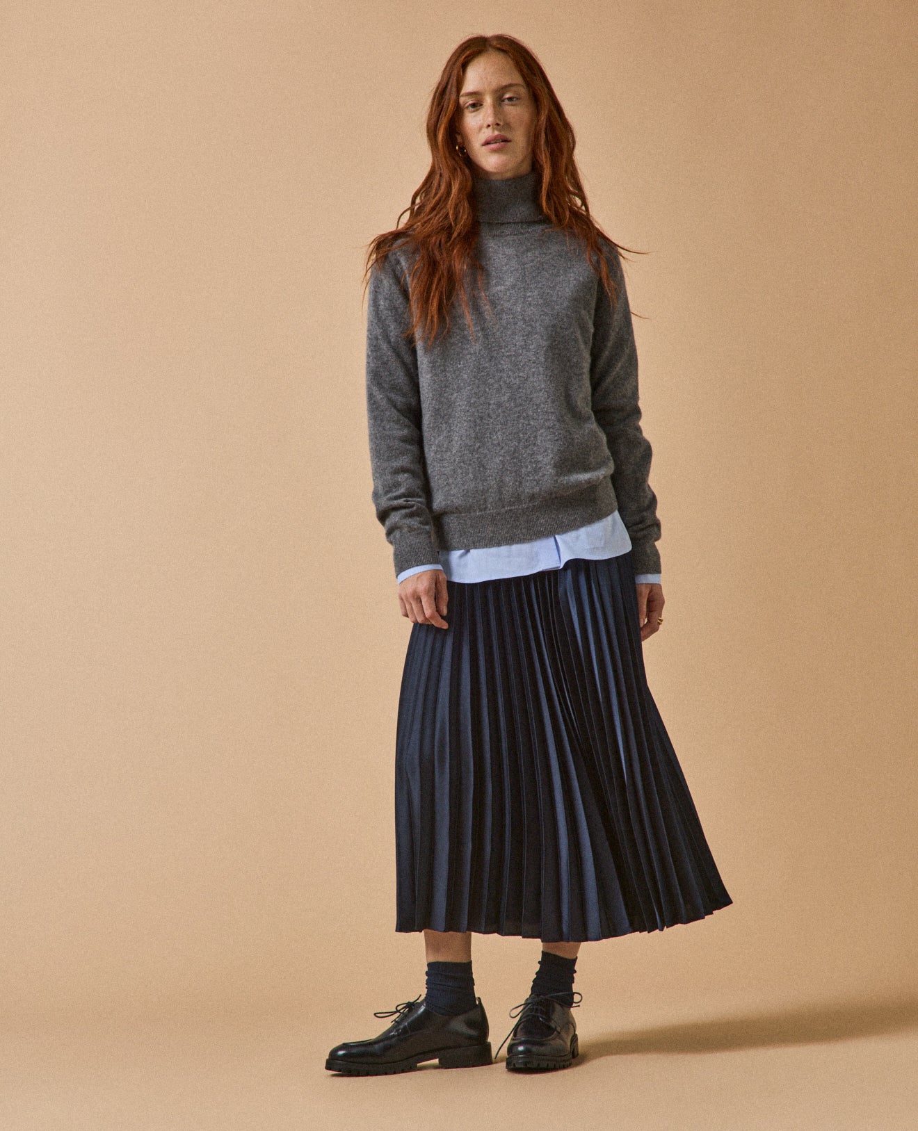 Langer Damenrock mit Plissees