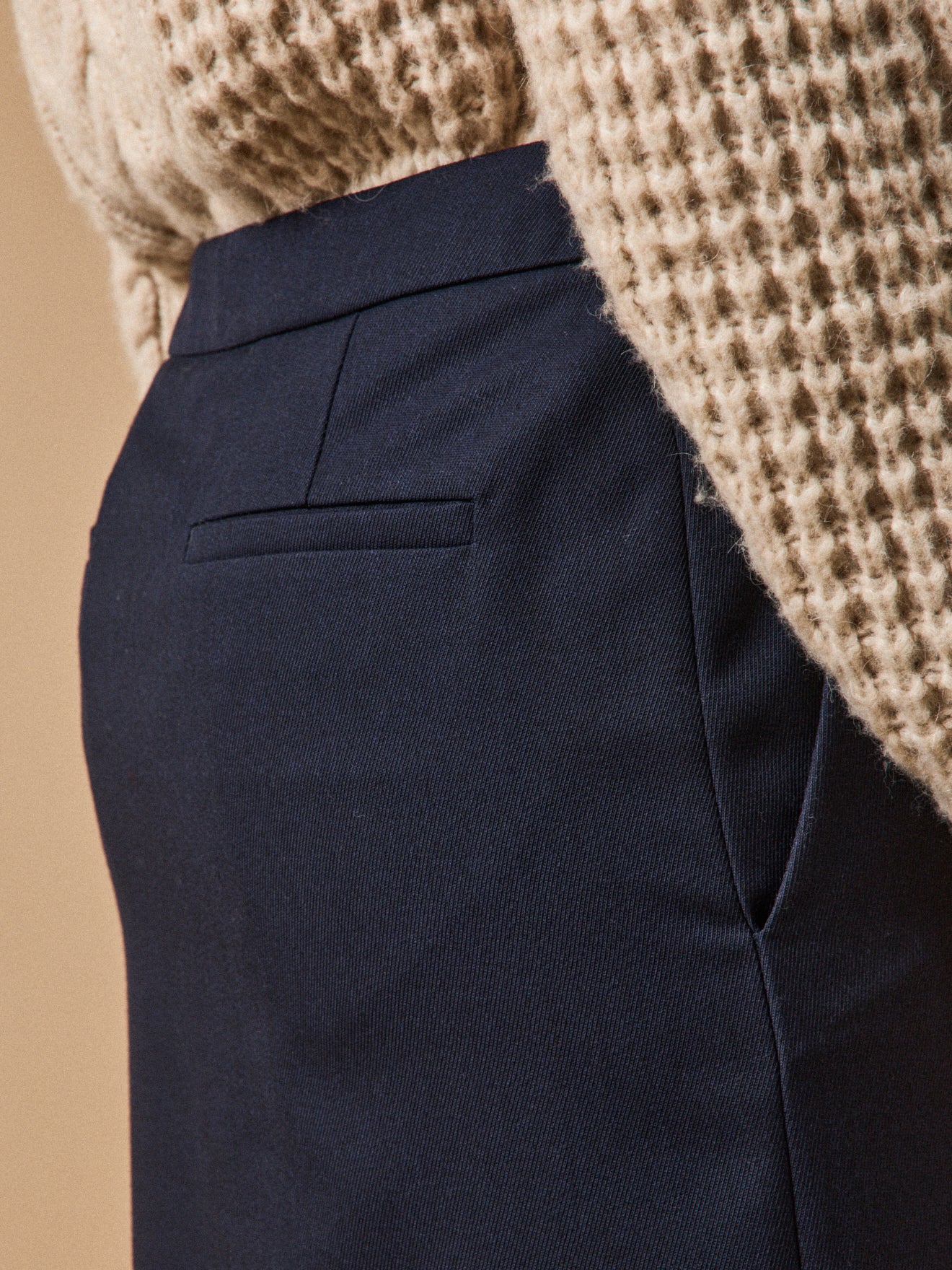 Jupe courte à pont boutons dorés femme