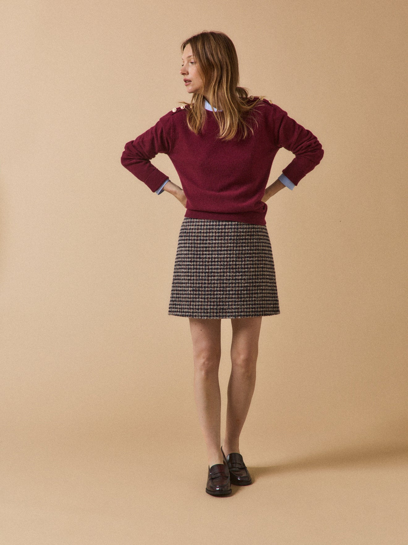 Kurzer Damenrock aus Tweed mit Karos