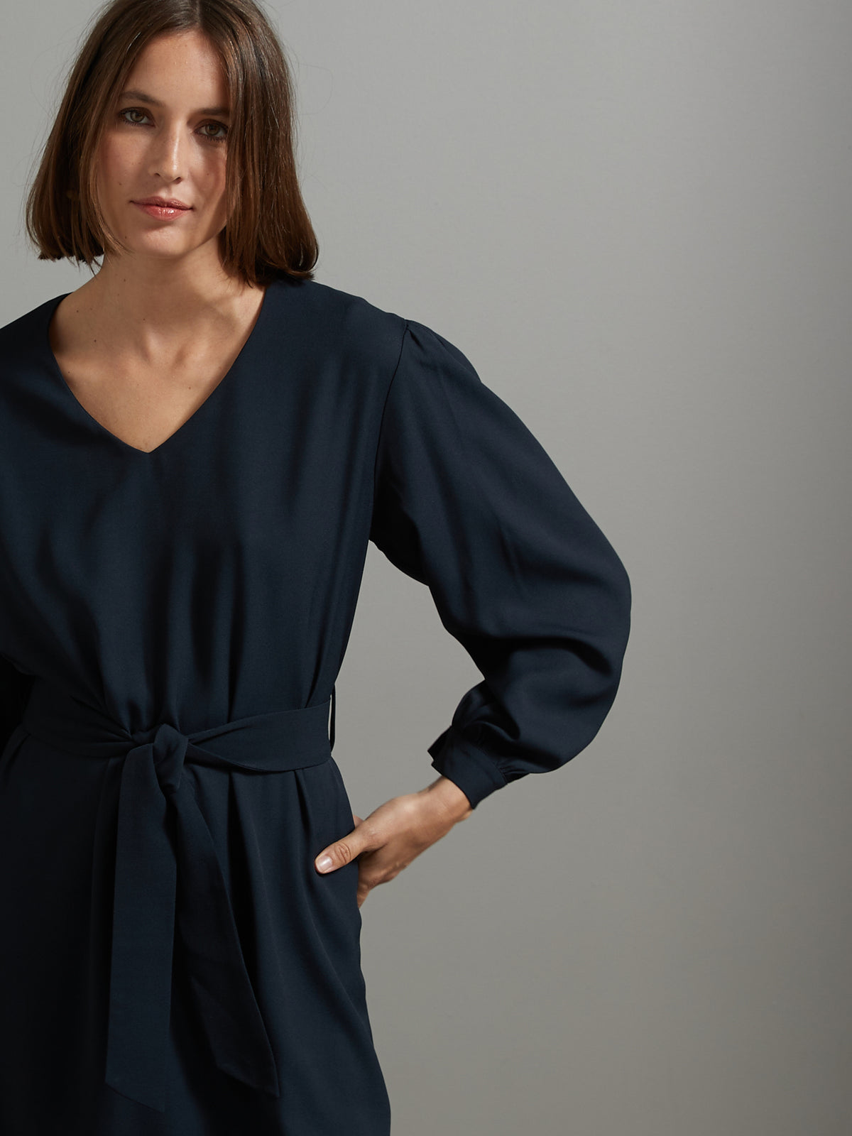 Robe courte crêpe uni femme