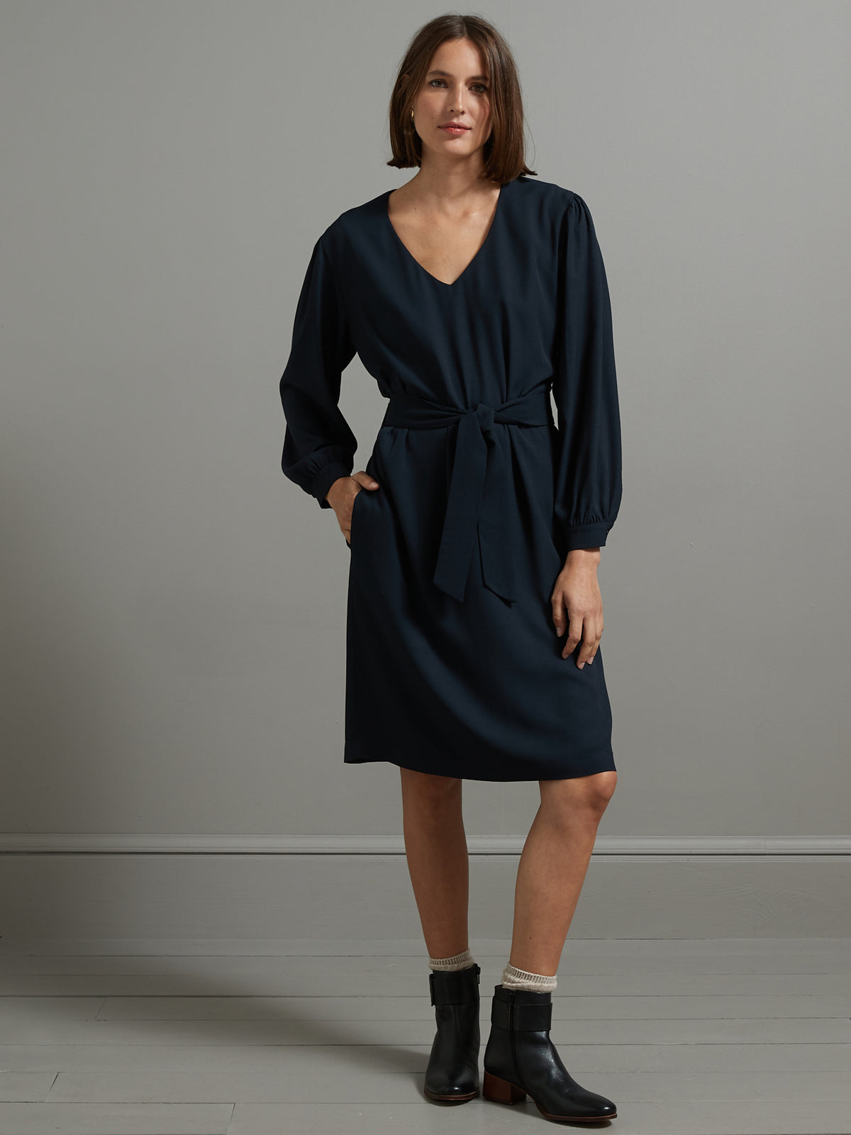 Robe courte crêpe uni femme