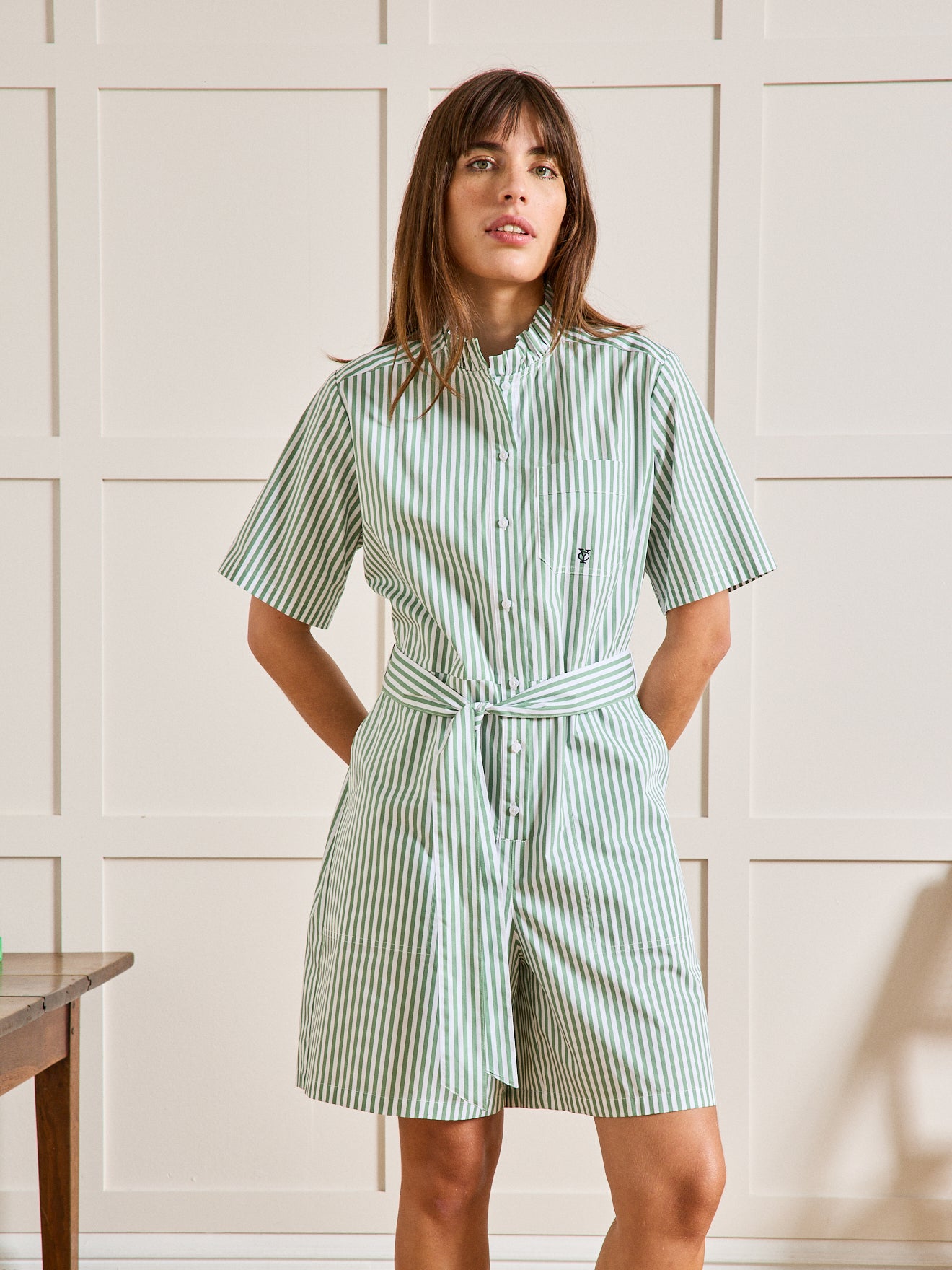 Kurzer und gestreifter Damen-Jumpsuit aus Baumwolle