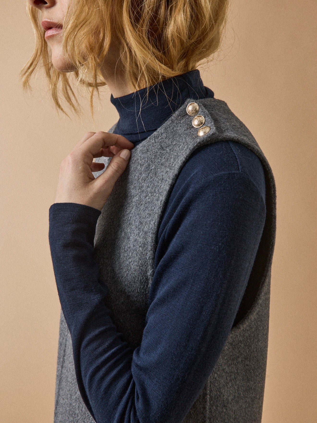 Kurzes Damen-Etuikleid aus zweiseitigem Wolltuch