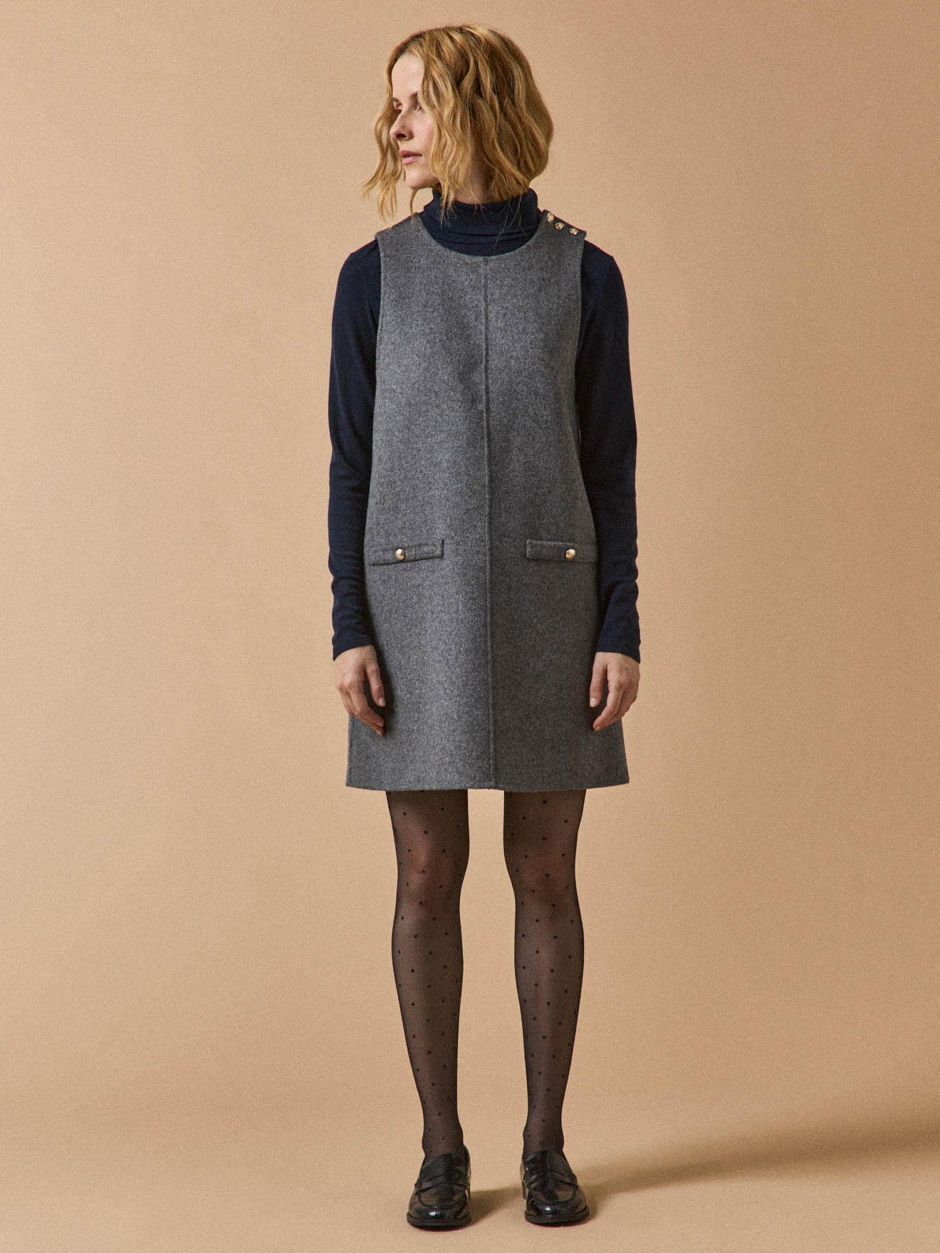 Kurzes Damen-Etuikleid aus zweiseitigem Wolltuch