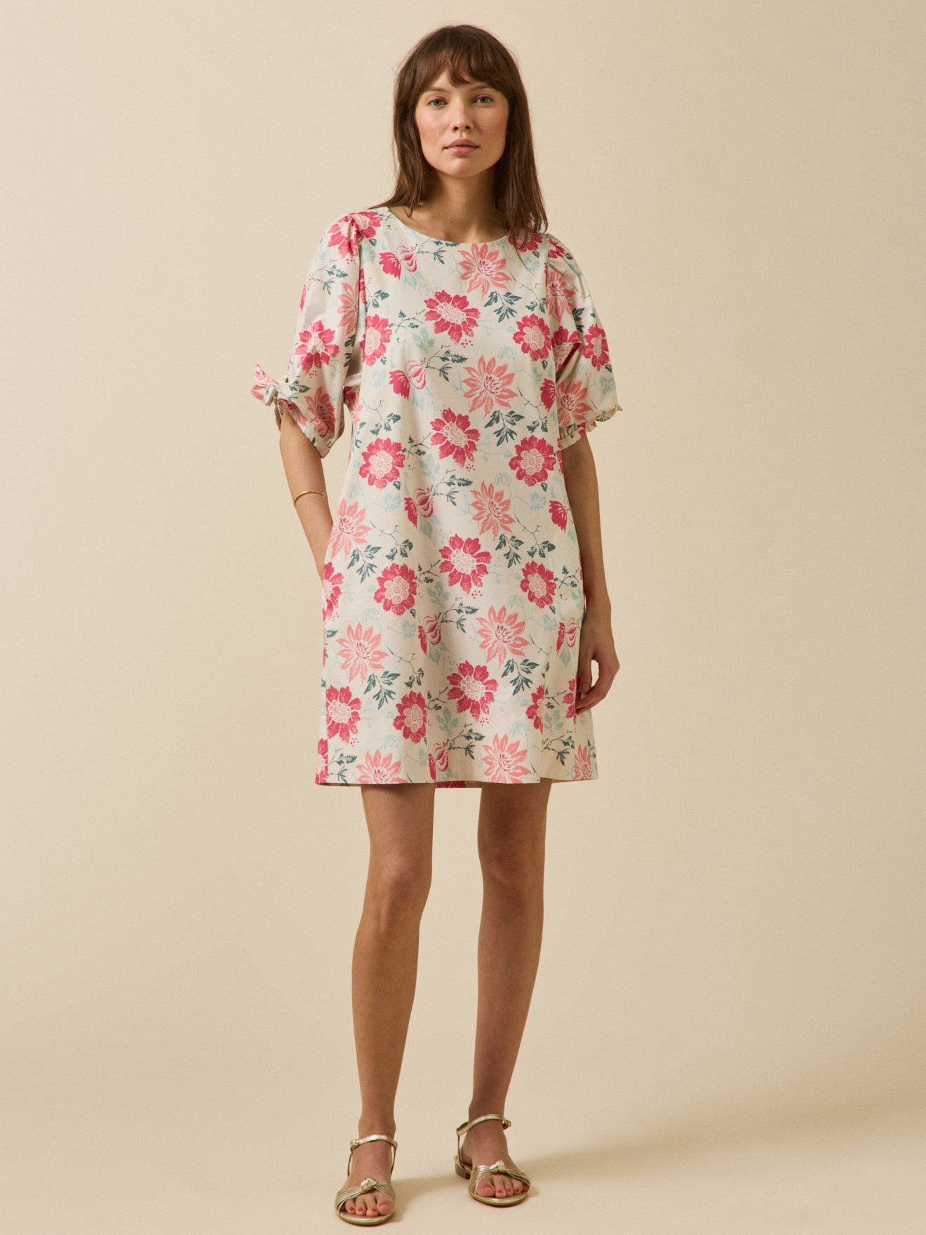 Kurzes Damen-Festkleid mit Rosala-Print