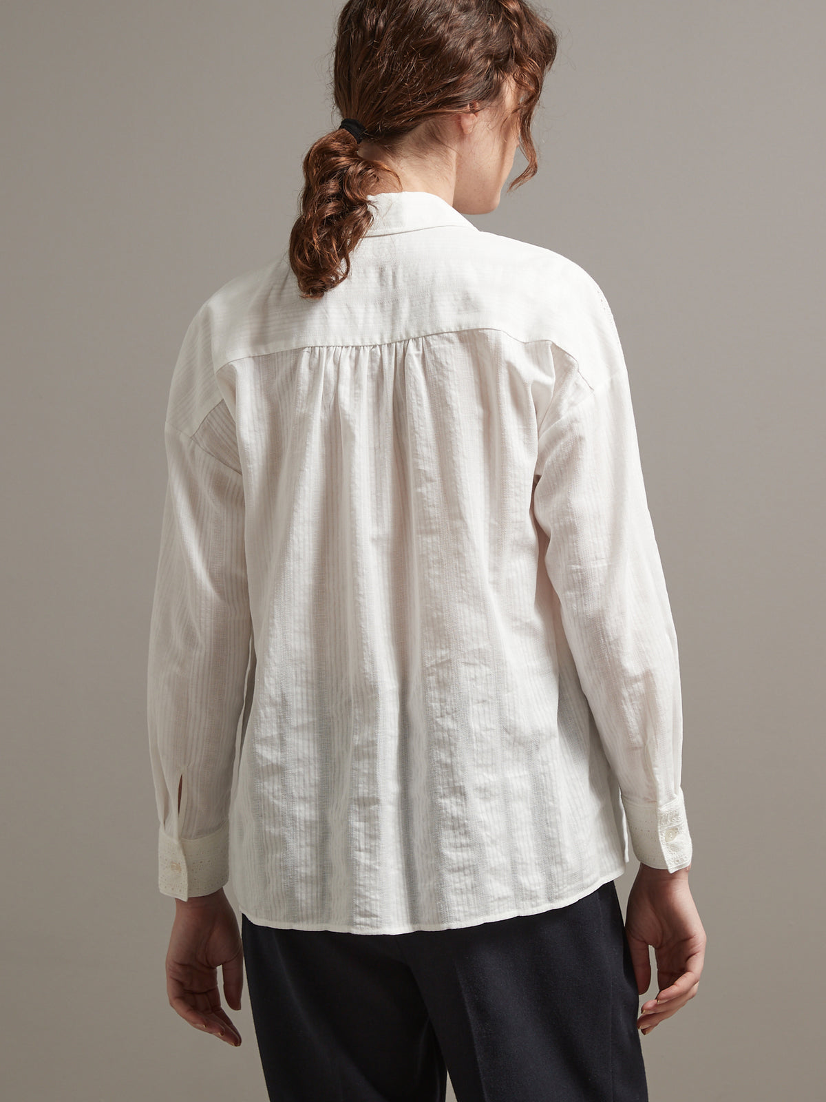 Chemise brodée femme en coton dobby