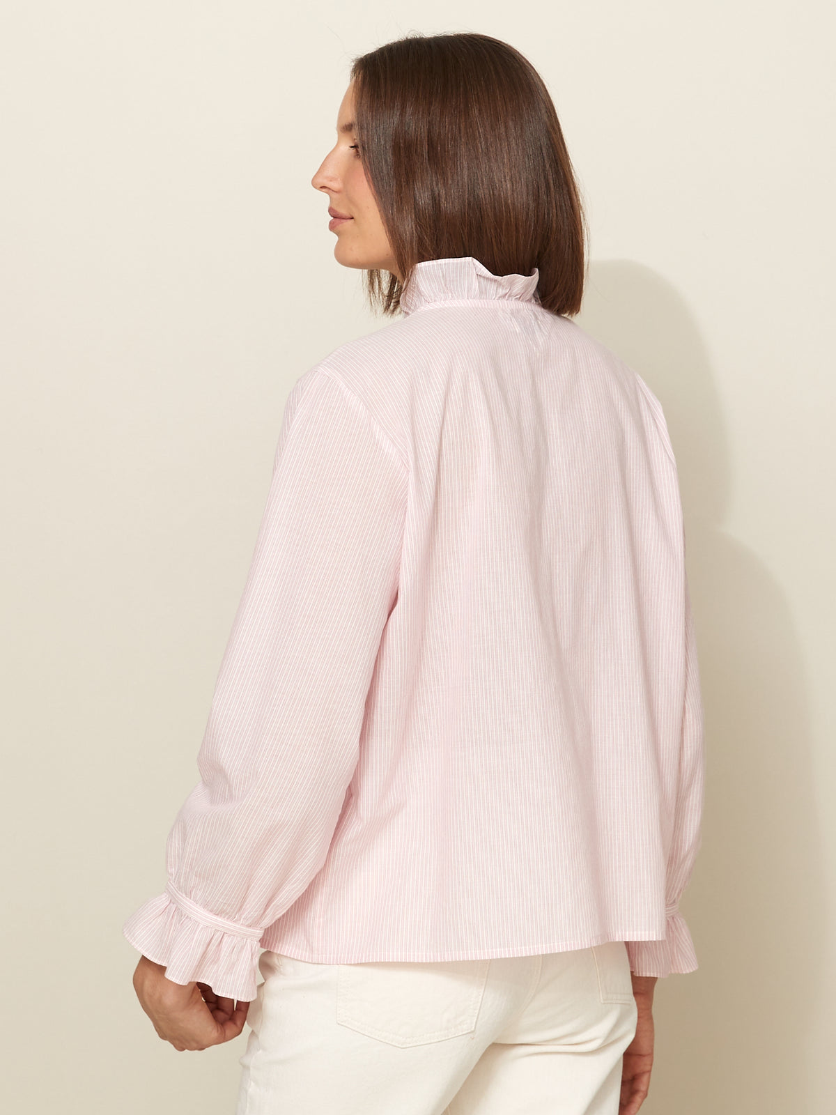 Gestreifte Damenbluse mit Volants