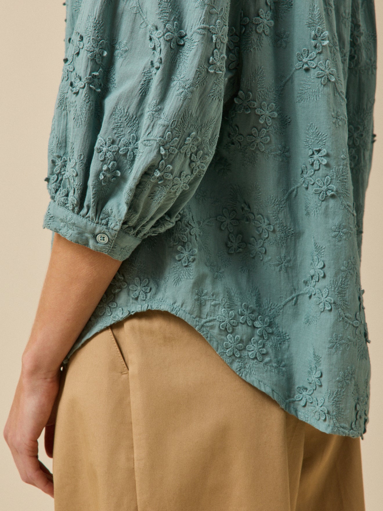 Blouse coton brodée fleurs 3D femme