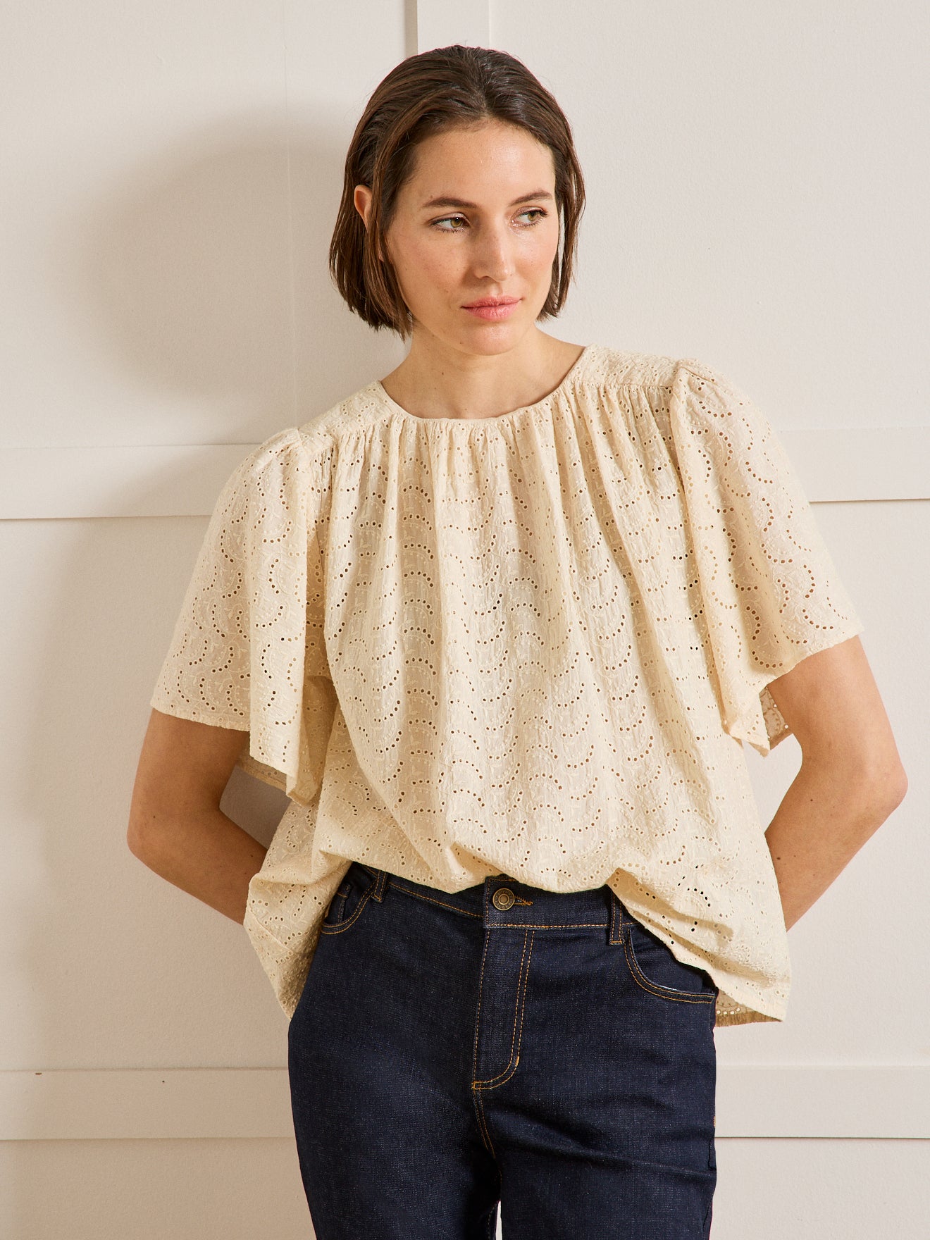 Damen-Top mit Lochmuster und Flügelärmeln