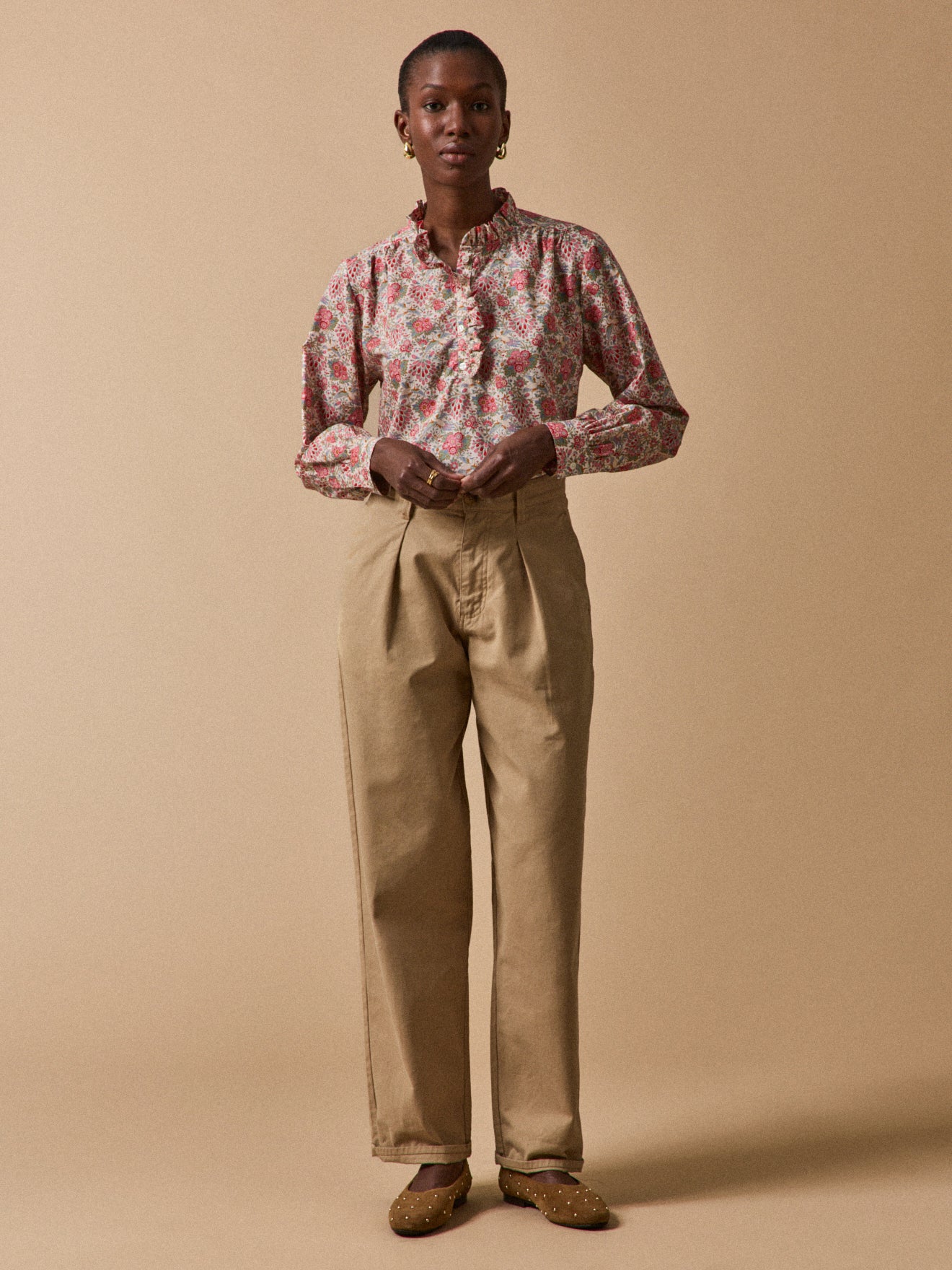 Damenbluse mit Rüschenausschnitt aus Liberty-Stoff Dante – Limited Collection