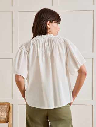 Damen-Top aus Baumwoll-Voile und Schmetterlingärmel