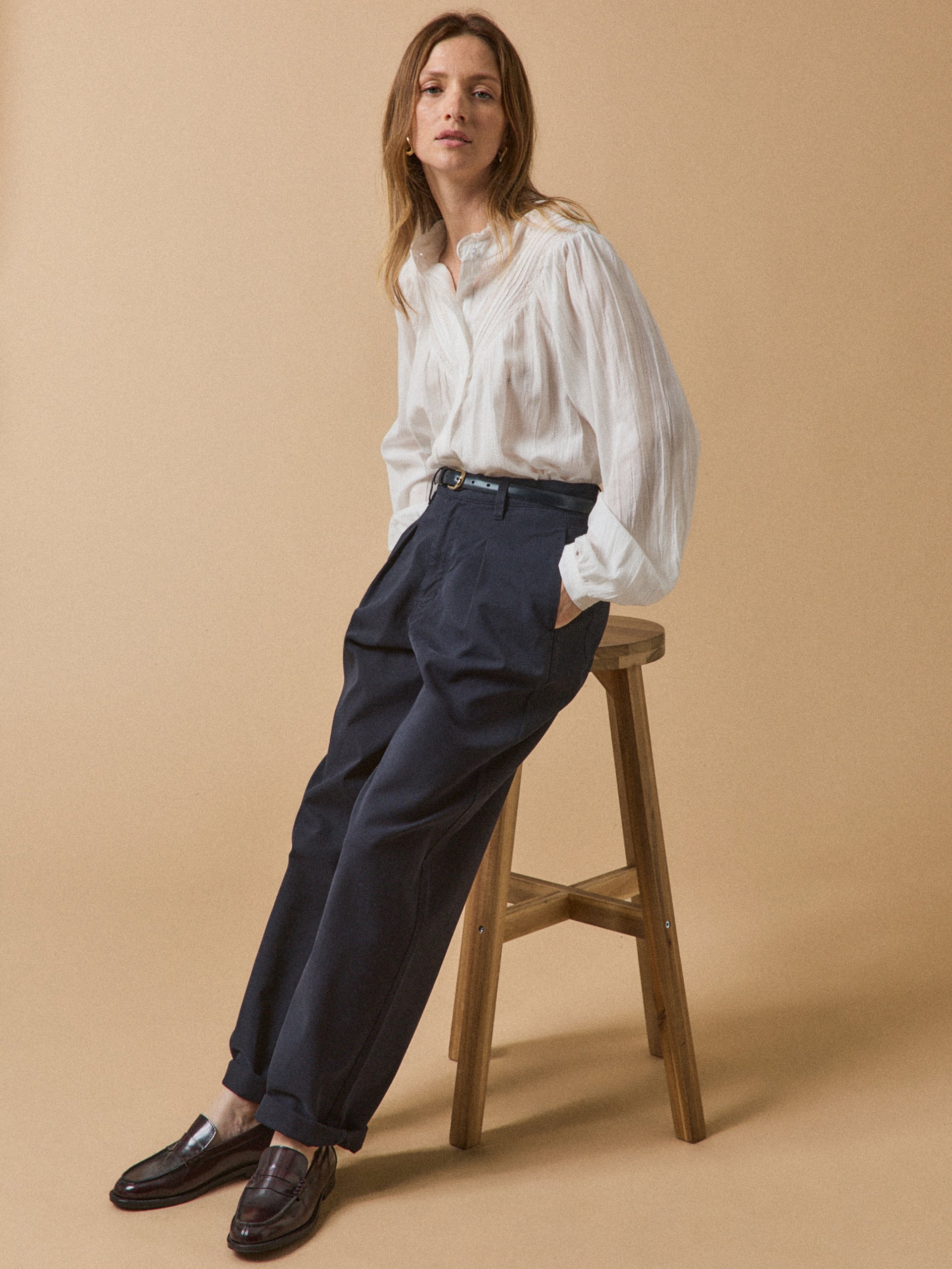 Damenbluse aus Baumwolle mit Stickerei und Spitze