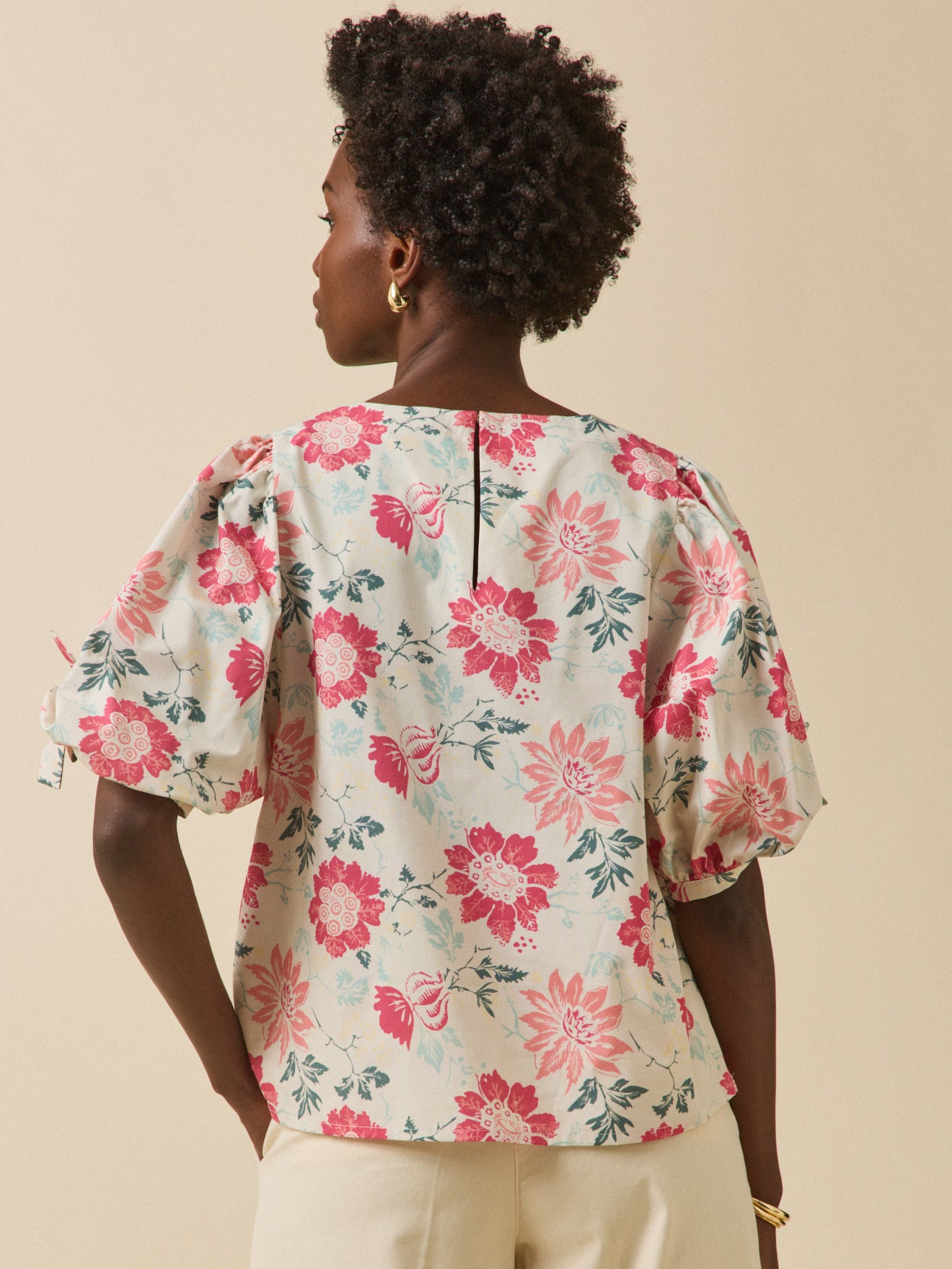 Festliches Damentop mit Rosalia-Print