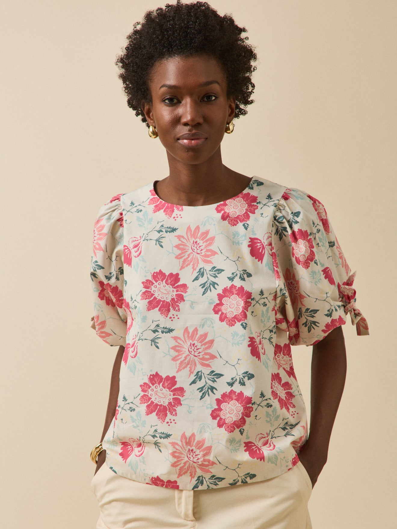 Festliches Damentop mit Rosalia-Print