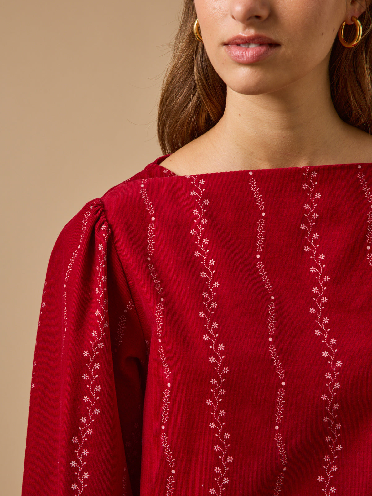 Damenbluse aus Velour und Babycord mit Folk-Print