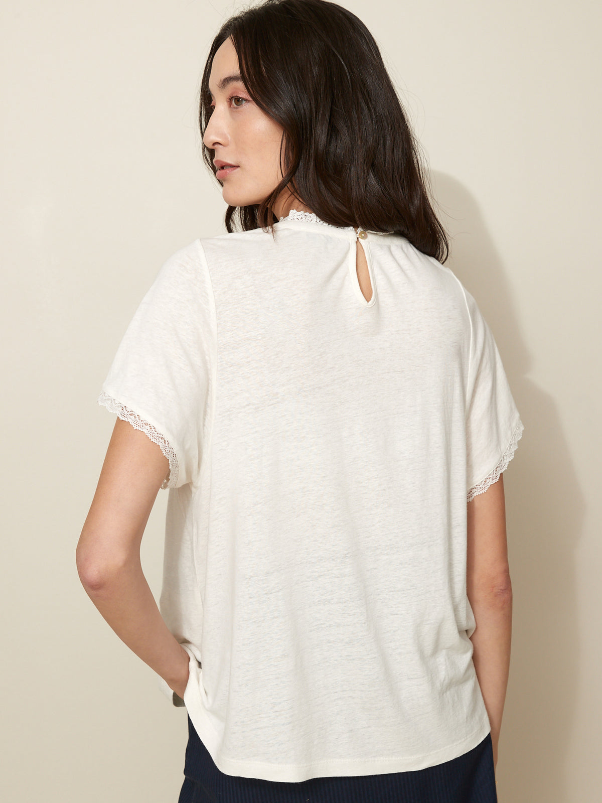 Damenbluse aus Leinen und Viskose mit Spitze