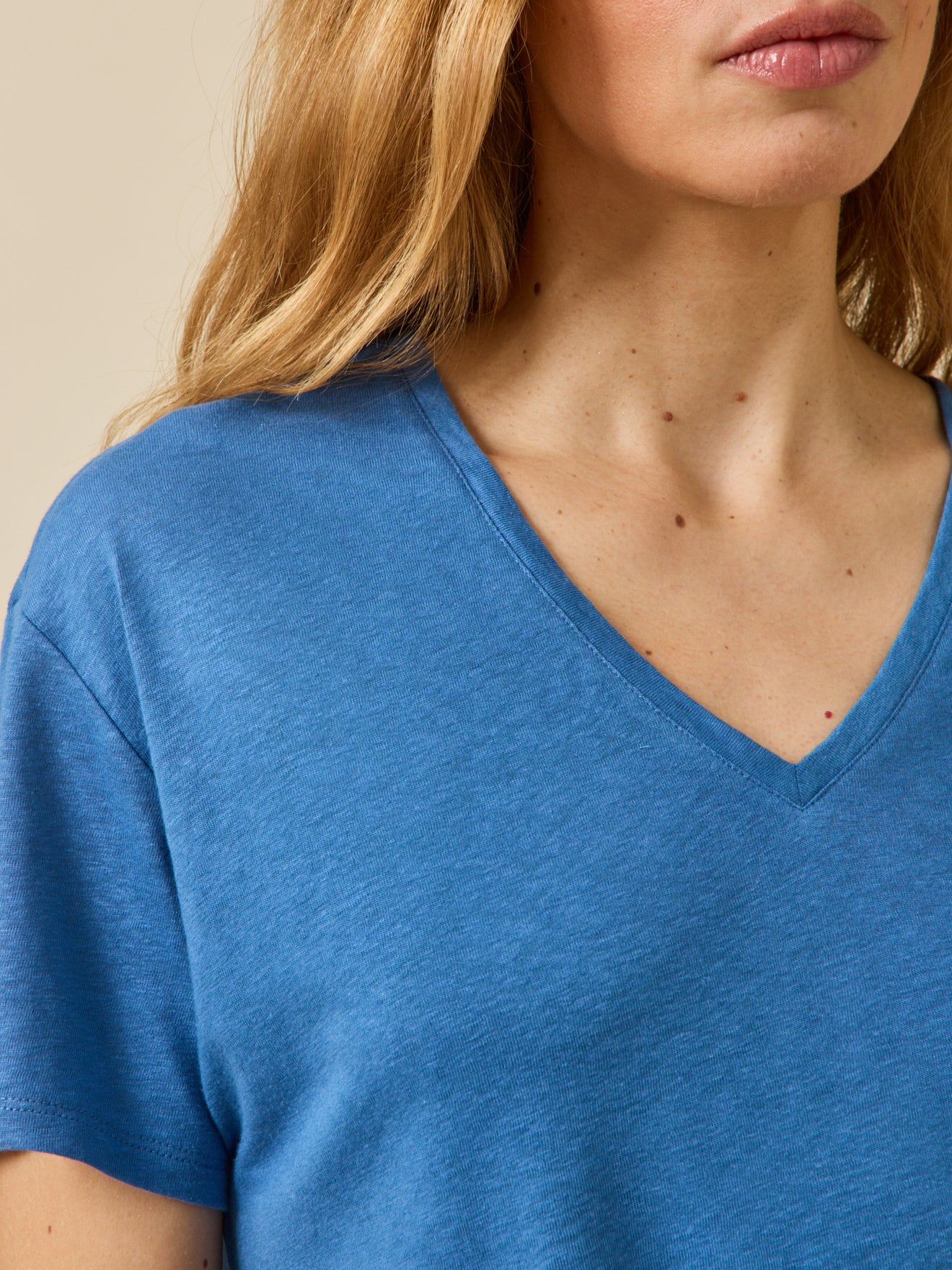 T-shirt col V femme lin et viscose